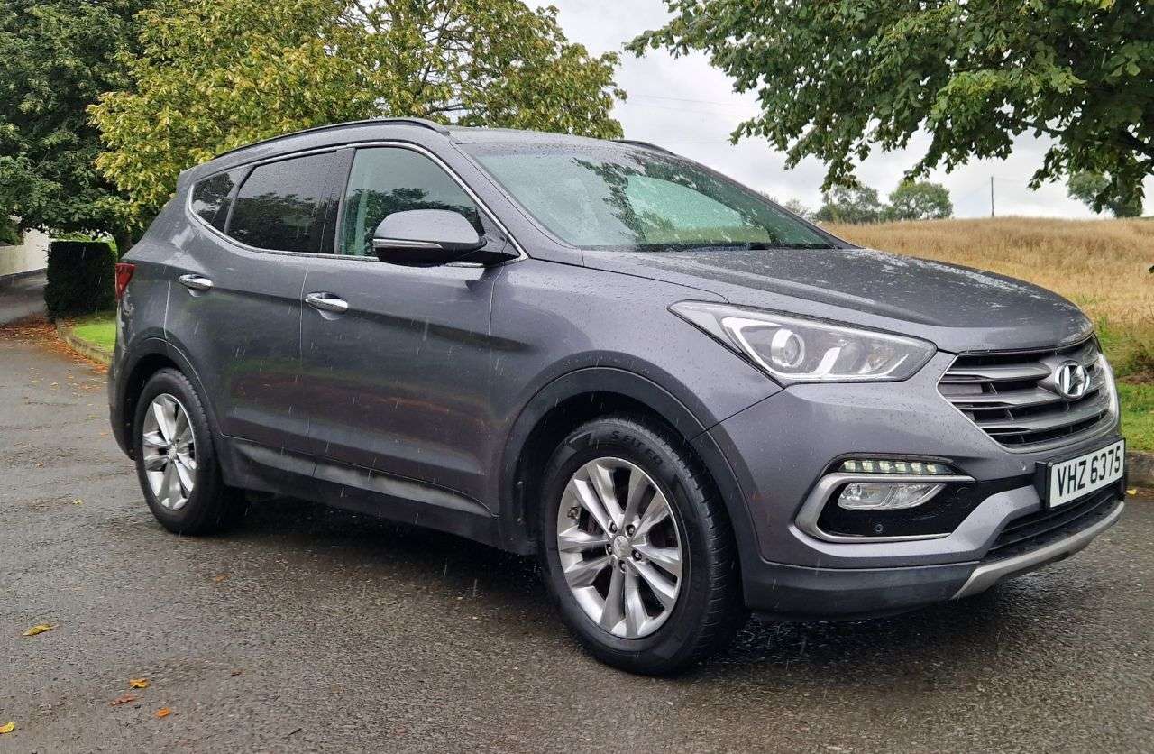 A 2016 HYUNDAI SANTA FE 2.2 CRDi Blue Drive Premium SUV 5dr Diesel Auto 4WD Euro 6 (s/s) (7 Seat) ( A 2016 HYUNDAI SANTA FE 2.2 CRDi Blue Drive Premium SUV 5dr Diesel Auto 4WD Euro 6 (s/s) (7 Seat) (