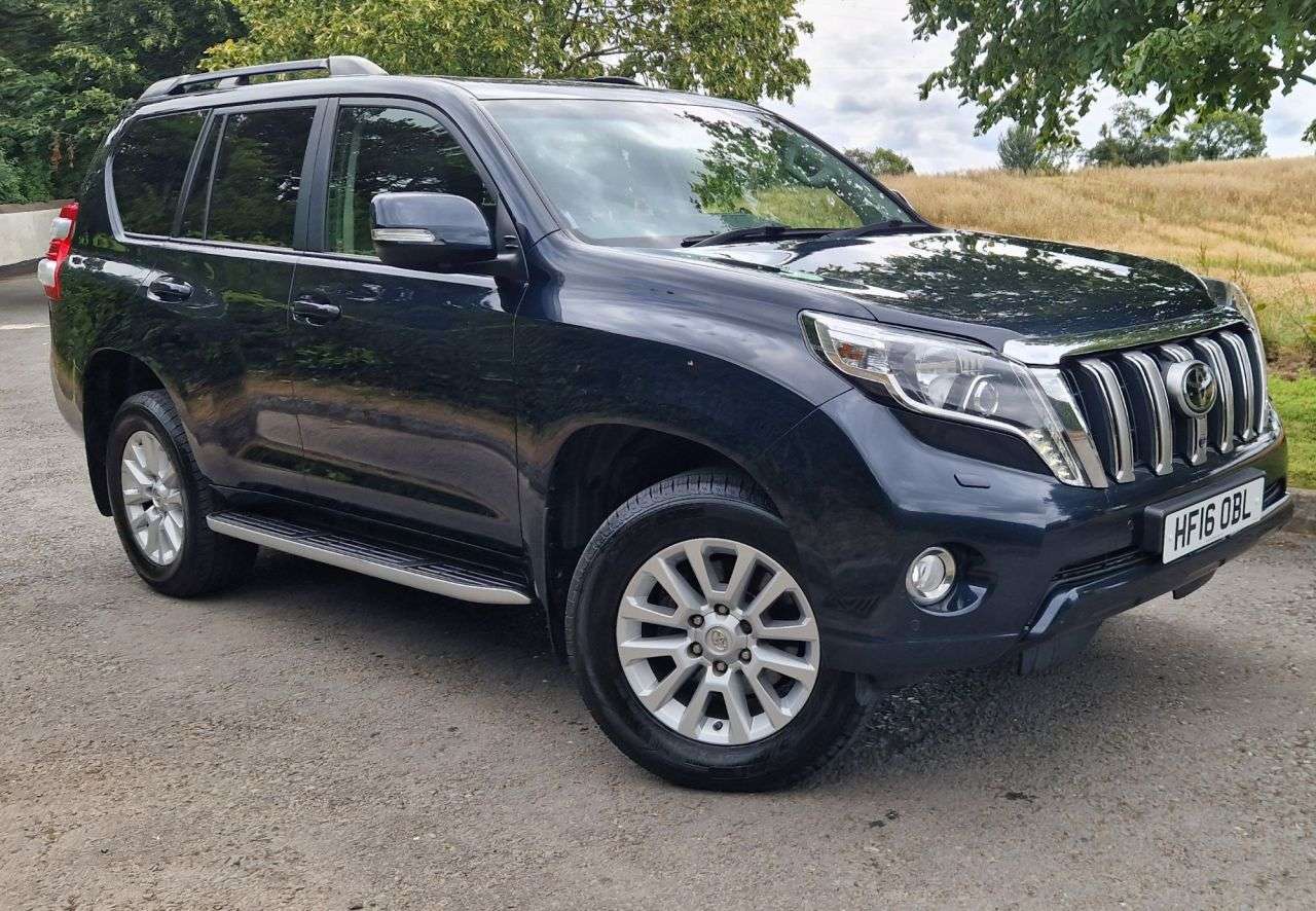 A 2016 TOYOTA LAND CRUISER 2.8D Invincible SUV 5dr Diesel Auto 4WD Euro 6 (7 Seats) (177 ps) A 2016 TOYOTA LAND CRUISER 2.8D Invincible SUV 5dr Diesel Auto 4WD Euro 6 (7 Seats) (177 ps)