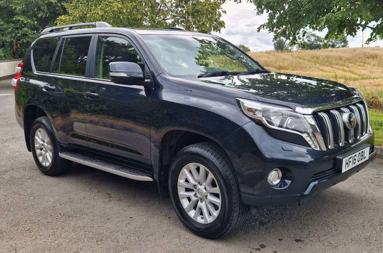 A 2016 TOYOTA LAND CRUISER 2.8D Invincible SUV 5dr Diesel Auto 4WD Euro 6 (7 Seats) (177 ps) A 2016 TOYOTA LAND CRUISER 2.8D Invincible SUV 5dr Diesel Auto 4WD Euro 6 (7 Seats) (177 ps)