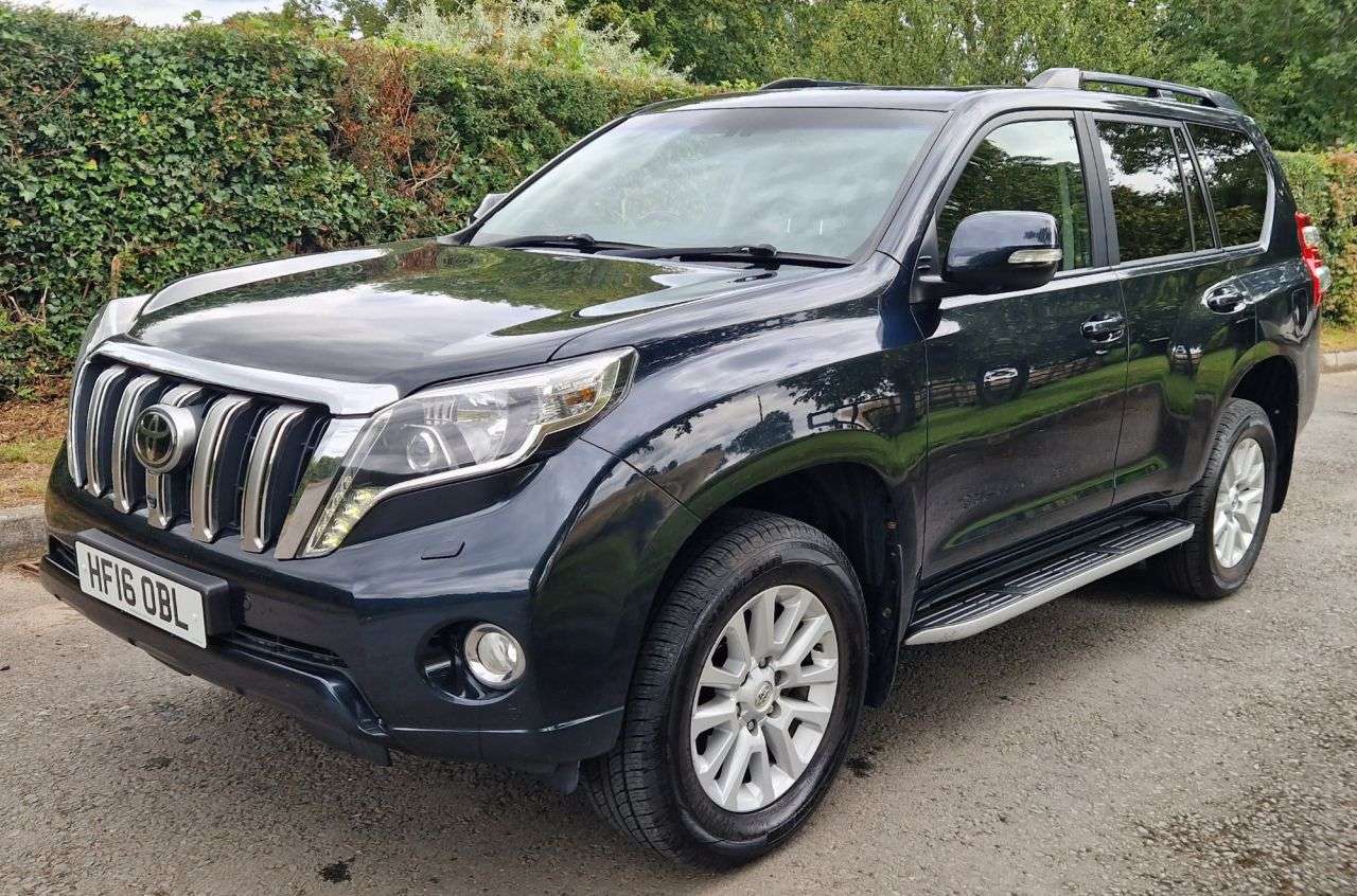 A 2016 TOYOTA LAND CRUISER 2.8D Invincible SUV 5dr Diesel Auto 4WD Euro 6 (7 Seats) (177 ps) A 2016 TOYOTA LAND CRUISER 2.8D Invincible SUV 5dr Diesel Auto 4WD Euro 6 (7 Seats) (177 ps)