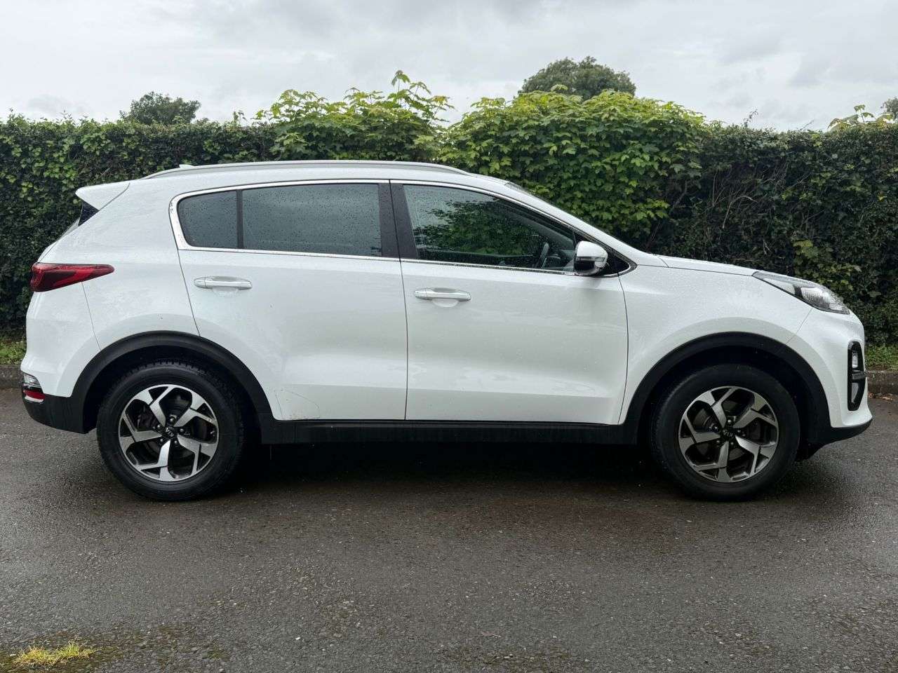 A 2018 KIA SPORTAGE 1.6 GDi 2 SUV 5dr Petrol Manual Euro 6 (s/s) (130 bhp) A 2018 KIA SPORTAGE 1.6 GDi 2 SUV 5dr Petrol Manual Euro 6 (s/s) (130 bhp)