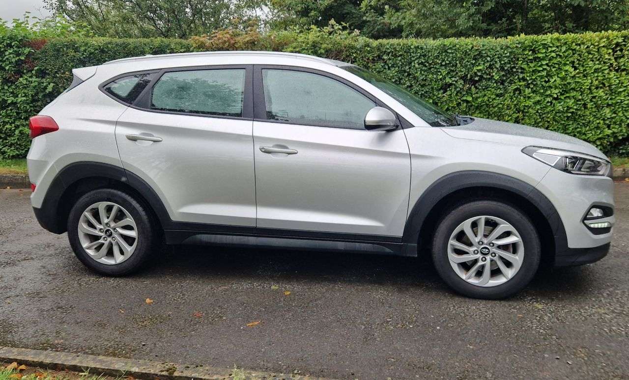 A 2018 HYUNDAI TUCSON 1.7 CRDi Blue Drive SE SUV 5dr Diesel Manual Euro 6 (s/s) (116 ps) A 2018 HYUNDAI TUCSON 1.7 CRDi Blue Drive SE SUV 5dr Diesel Manual Euro 6 (s/s) (116 ps)