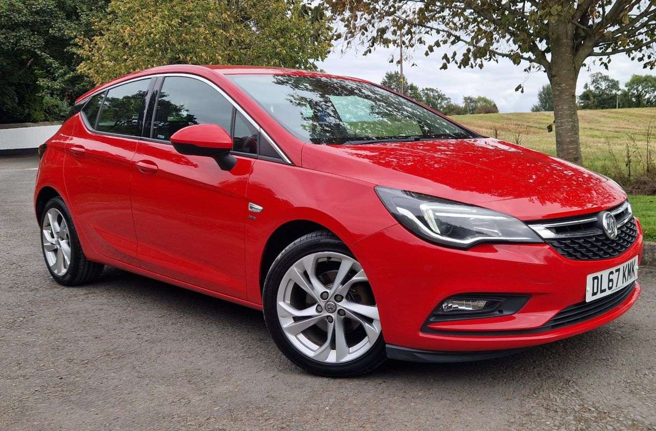 A 2018 VAUXHALL ASTRA 1.0i Turbo ecoTEC SRi Hatchback 5dr Petrol Manual Euro 6 (s/s) (105 ps) A 2018 VAUXHALL ASTRA 1.0i Turbo ecoTEC SRi Hatchback 5dr Petrol Manual Euro 6 (s/s) (105 ps)