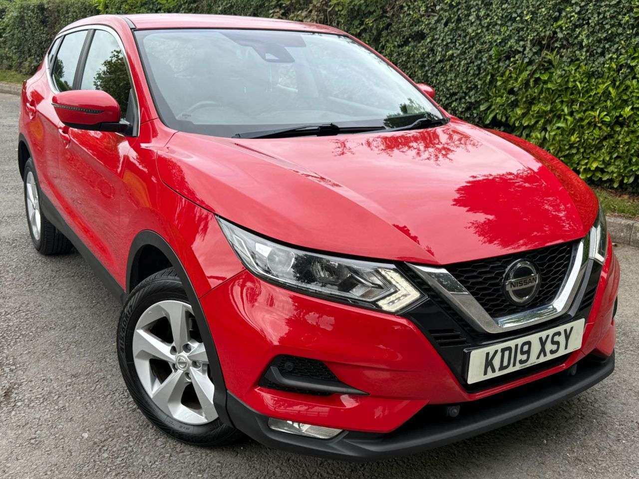 A 2019 NISSAN QASHQAI 1.3 DIG-T Acenta Premium SUV 5dr Petrol Manual Euro 6 (s/s) (160 ps) A 2019 NISSAN QASHQAI 1.3 DIG-T Acenta Premium SUV 5dr Petrol Manual Euro 6 (s/s) (160 ps)