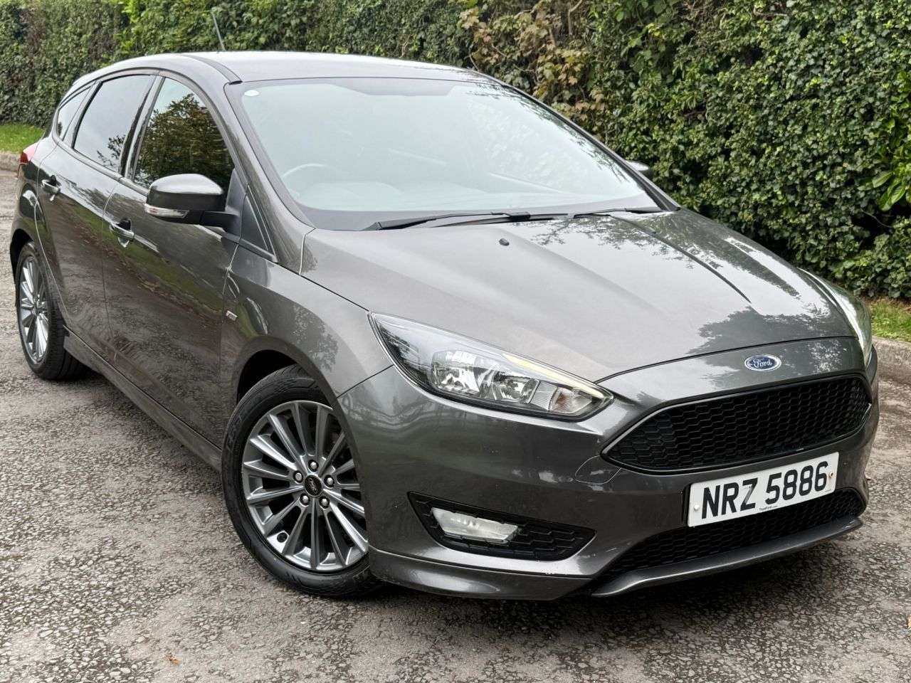 A 2018 FORD FOCUS 1.0T EcoBoost ST-Line Hatchback 5dr Petrol Manual Euro 6 (s/s) (140 ps) A 2018 FORD FOCUS 1.0T EcoBoost ST-Line Hatchback 5dr Petrol Manual Euro 6 (s/s) (140 ps)