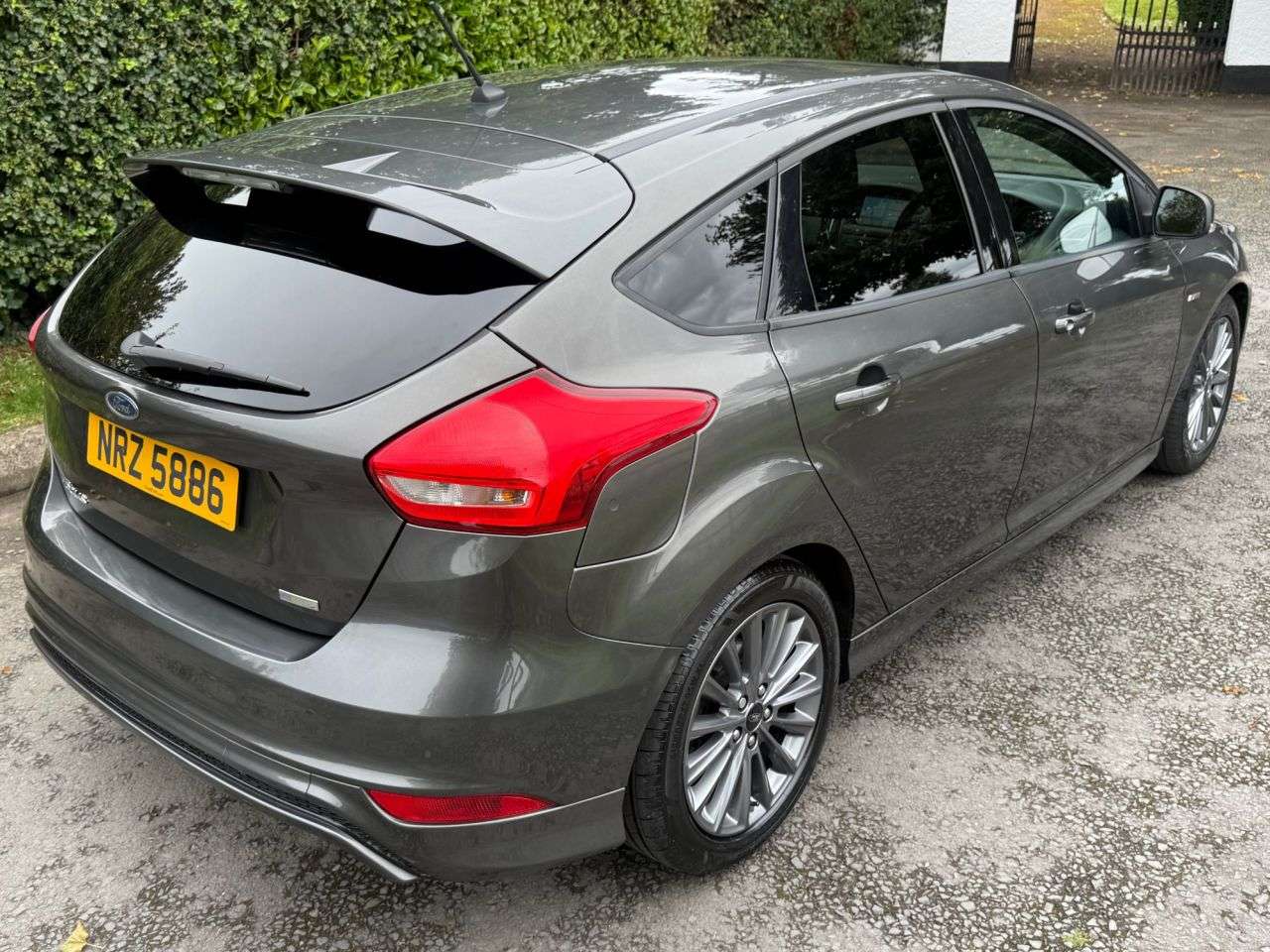 A 2018 FORD FOCUS 1.0T EcoBoost ST-Line Hatchback 5dr Petrol Manual Euro 6 (s/s) (140 ps) A 2018 FORD FOCUS 1.0T EcoBoost ST-Line Hatchback 5dr Petrol Manual Euro 6 (s/s) (140 ps)