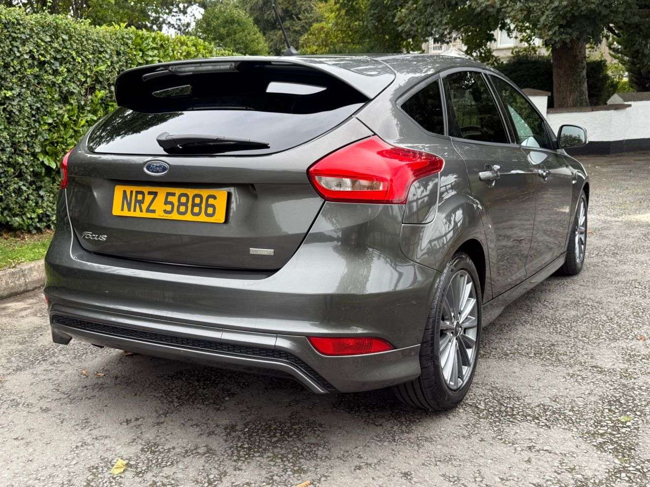 A 2018 FORD FOCUS 1.0T EcoBoost ST-Line Hatchback 5dr Petrol Manual Euro 6 (s/s) (140 ps) A 2018 FORD FOCUS 1.0T EcoBoost ST-Line Hatchback 5dr Petrol Manual Euro 6 (s/s) (140 ps)