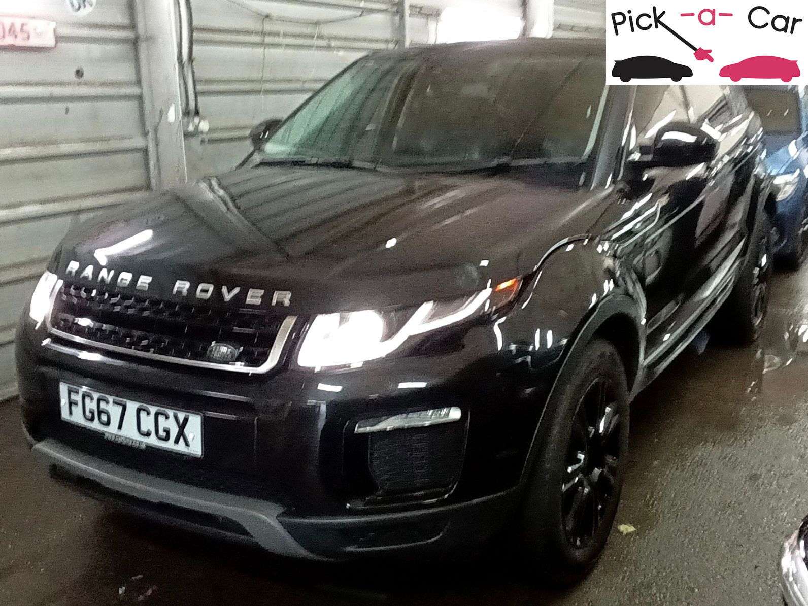 A 2017 LAND ROVER RANGE ROVER EVOQUE 2.0 TD4 SE Tech SUV 5dr Diesel Auto 4WD Euro 6 (s/s) (180 ps) A 2017 LAND ROVER RANGE ROVER EVOQUE 2.0 TD4 SE Tech SUV 5dr Diesel Auto 4WD Euro 6 (s/s) (180 ps)