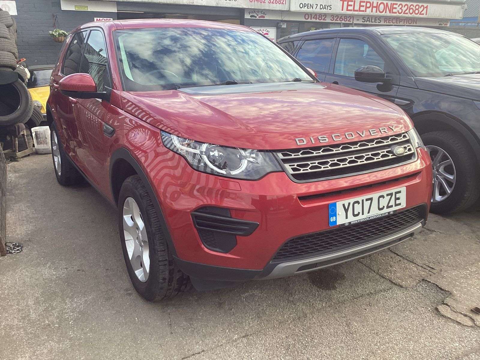 A 2017 LAND ROVER DISCOVERY SPORT 2.0 TD4 SE SUV 5dr Diesel Manual 4WD Euro 6 (s/s) (5 Seat) (150 ps) A 2017 LAND ROVER DISCOVERY SPORT 2.0 TD4 SE SUV 5dr Diesel Manual 4WD Euro 6 (s/s) (5 Seat) (150 ps)