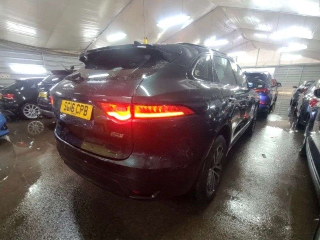 A 2016 JAGUAR F-PACE 2.0 D180 R-Sport SUV 5dr Diesel Auto AWD Euro 6 (s/s) (180 ps) A 2016 JAGUAR F-PACE 2.0 D180 R-Sport SUV 5dr Diesel Auto AWD Euro 6 (s/s) (180 ps)