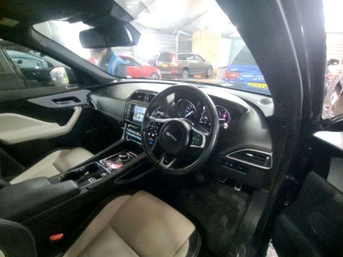 2016 JAGUAR F-PACE 2016 JAGUAR F-PACE