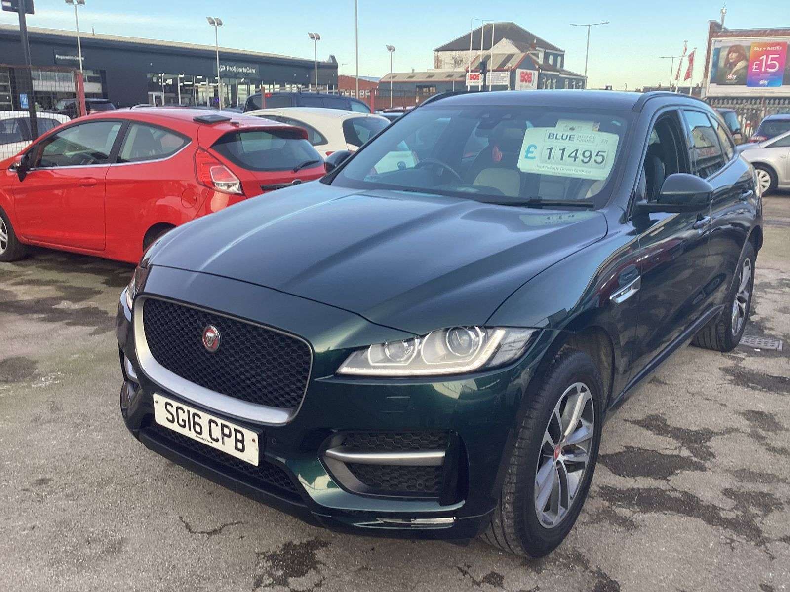 A 2016 JAGUAR F-PACE 2.0 D180 R-Sport SUV 5dr Diesel Auto AWD Euro 6 (s/s) (180 ps) A 2016 JAGUAR F-PACE 2.0 D180 R-Sport SUV 5dr Diesel Auto AWD Euro 6 (s/s) (180 ps)