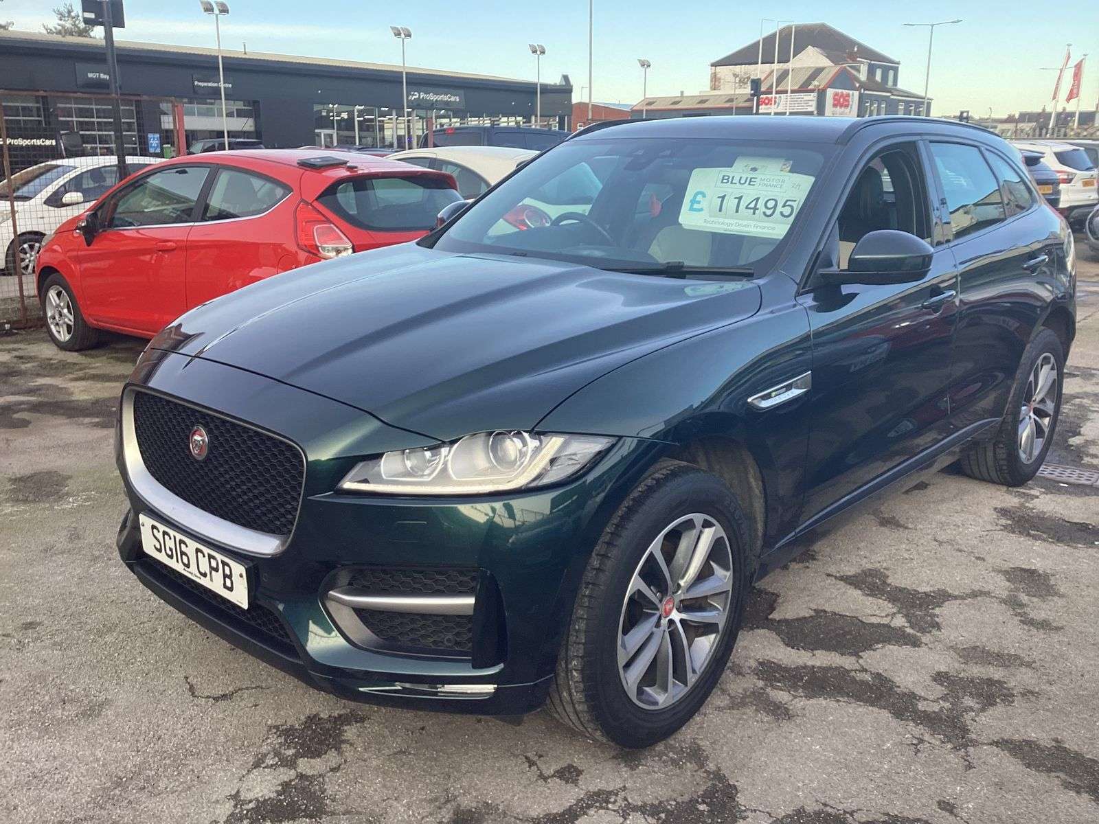 A 2016 JAGUAR F-PACE 2.0 D180 R-Sport SUV 5dr Diesel Auto AWD Euro 6 (s/s) (180 ps) A 2016 JAGUAR F-PACE 2.0 D180 R-Sport SUV 5dr Diesel Auto AWD Euro 6 (s/s) (180 ps)