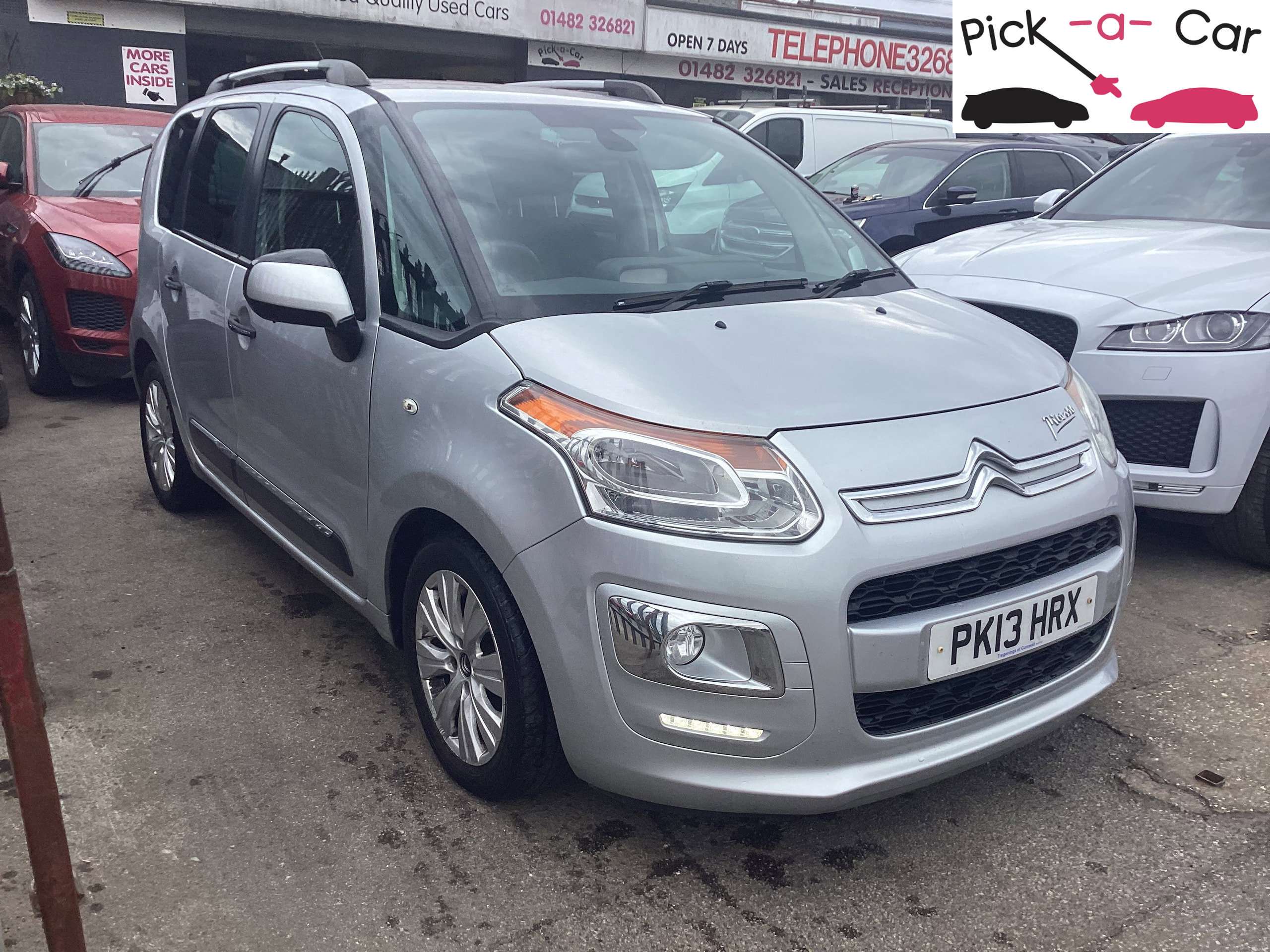 A 2013 CITROEN C3 PICASSO 1.6 HDi Exclusive MPV 5dr Diesel Manual Euro 5 (90 ps) A 2013 CITROEN C3 PICASSO 1.6 HDi Exclusive MPV 5dr Diesel Manual Euro 5 (90 ps)