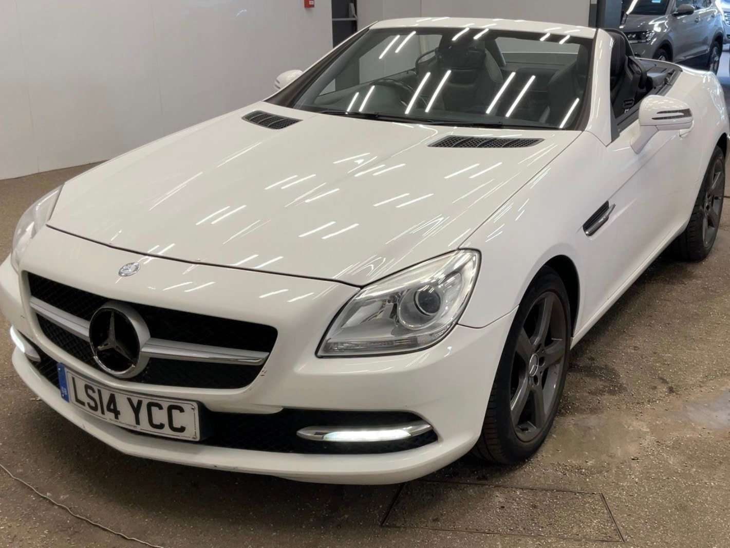 A 2014 MERCEDES-BENZ SLK 2.1 SLK250 CDI Convertible 2dr Diesel G-Tronic+ Euro 5 (s/s) (204 ps) A 2014 MERCEDES-BENZ SLK 2.1 SLK250 CDI Convertible 2dr Diesel G-Tronic+ Euro 5 (s/s) (204 ps)