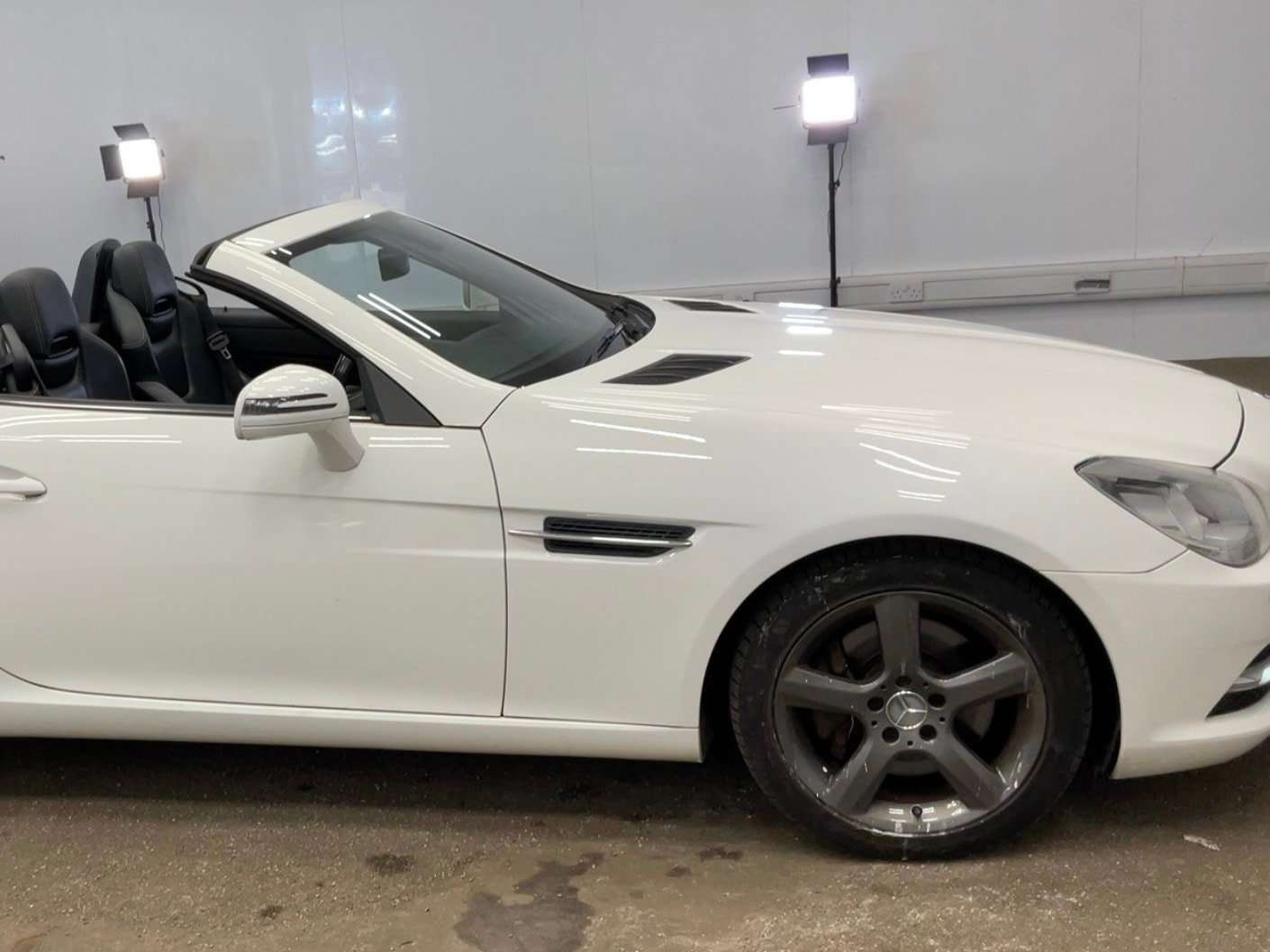A 2014 MERCEDES-BENZ SLK 2.1 SLK250 CDI Convertible 2dr Diesel G-Tronic+ Euro 5 (s/s) (204 ps) A 2014 MERCEDES-BENZ SLK 2.1 SLK250 CDI Convertible 2dr Diesel G-Tronic+ Euro 5 (s/s) (204 ps)