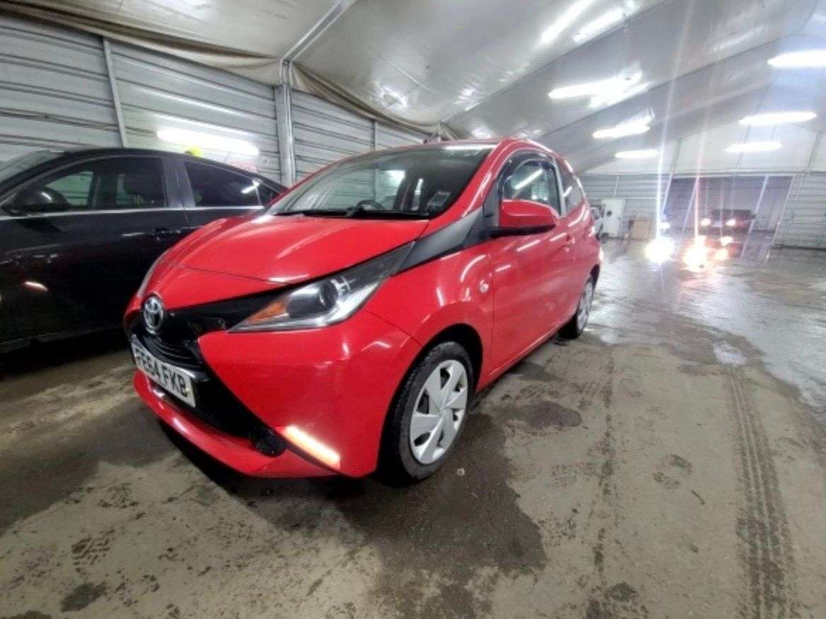 A 2014 TOYOTA AYGO 1.0 VVT-i x-play Hatchback 3dr Petrol Manual Euro 5 Euro 5 (68 ps) A 2014 TOYOTA AYGO 1.0 VVT-i x-play Hatchback 3dr Petrol Manual Euro 5 Euro 5 (68 ps)