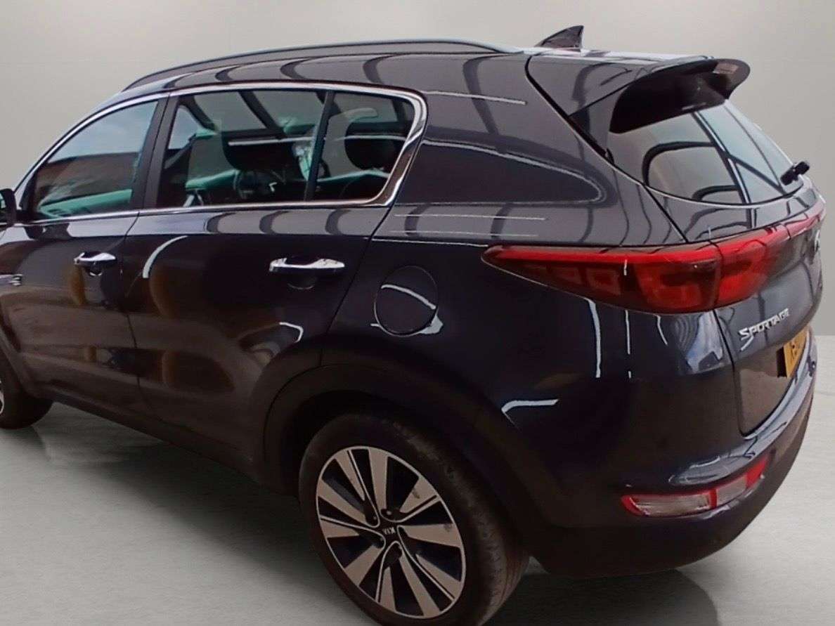 A 2017 KIA SPORTAGE 1.7 CRDi 3 SUV 5dr Diesel Manual Euro 6 (s/s) (114 bhp) A 2017 KIA SPORTAGE 1.7 CRDi 3 SUV 5dr Diesel Manual Euro 6 (s/s) (114 bhp)