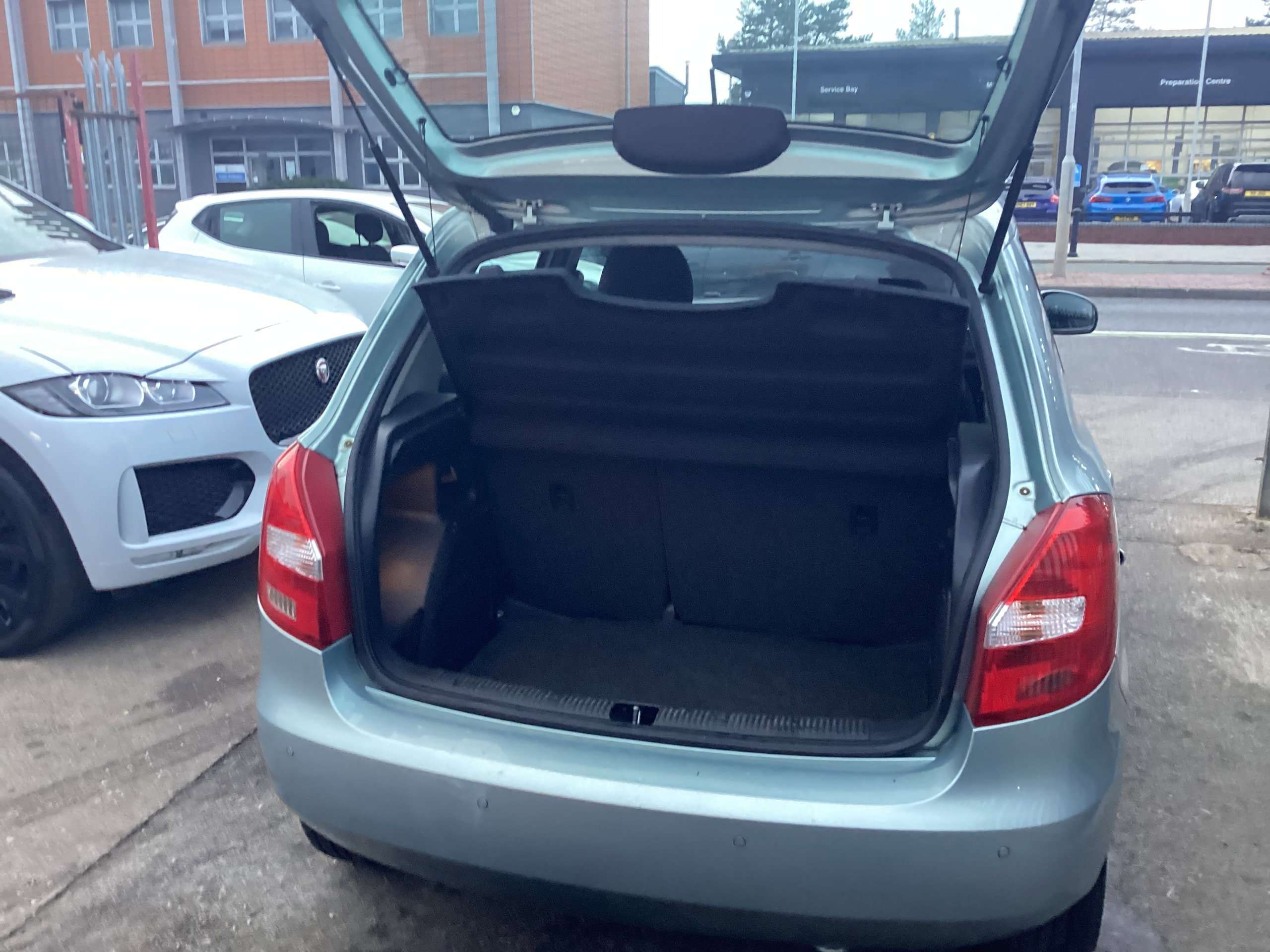 2011 SKODA FABIA 2011 SKODA FABIA