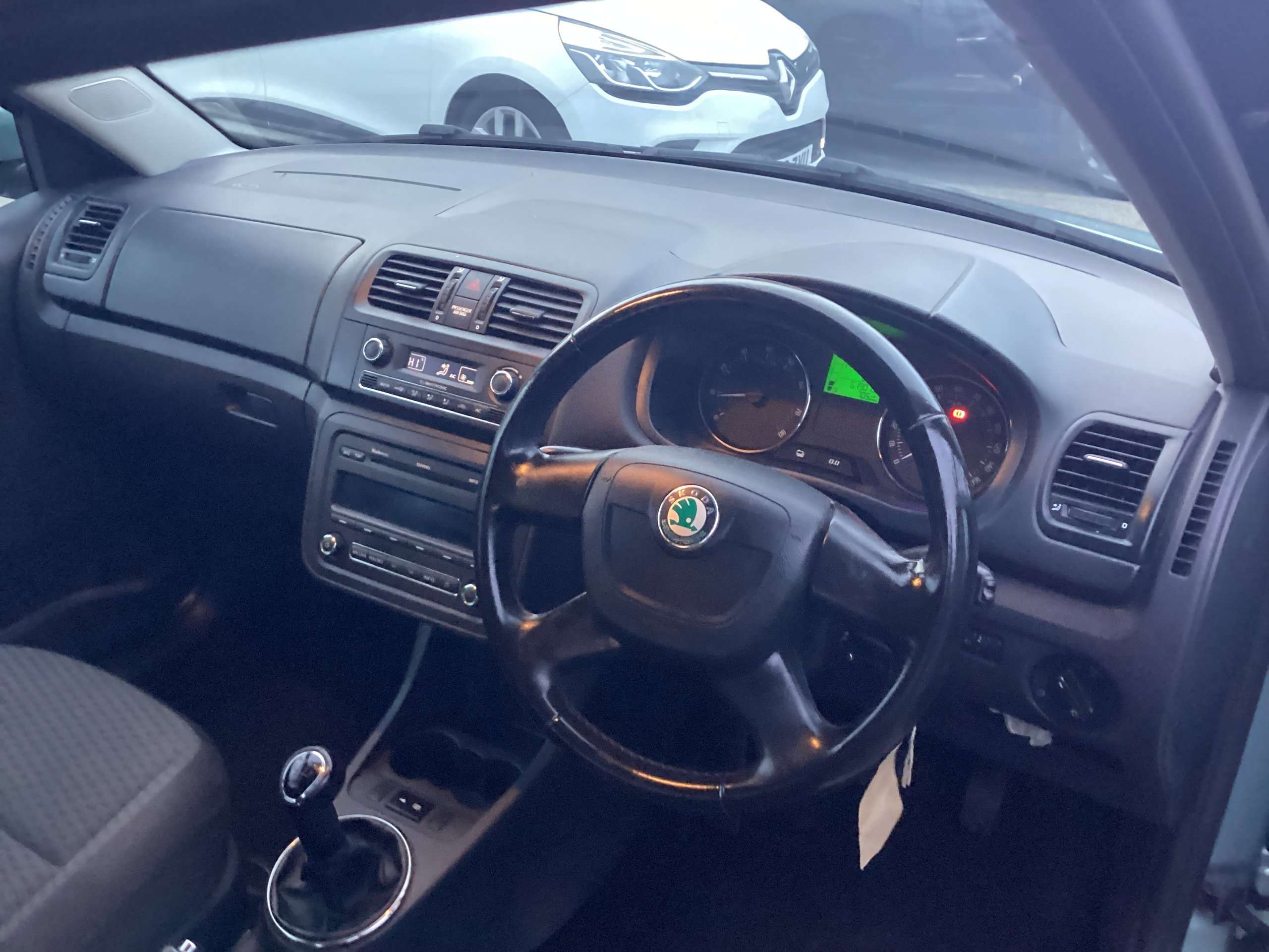 2011 SKODA FABIA 2011 SKODA FABIA
