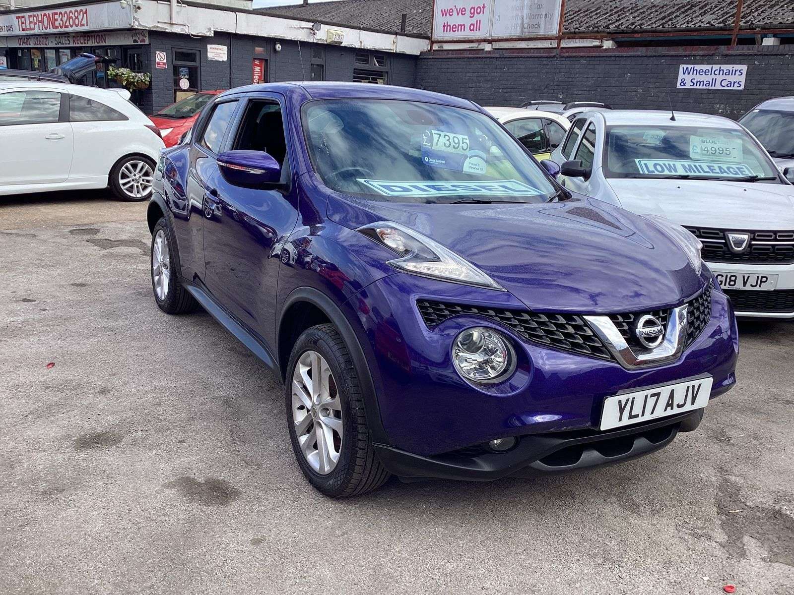 A 2017 NISSAN JUKE 1.5L N-Connecta dCi SUV 5dr Diesel Manual Euro 6 (110 bhp) A 2017 NISSAN JUKE 1.5L N-Connecta dCi SUV 5dr Diesel Manual Euro 6 (110 bhp)