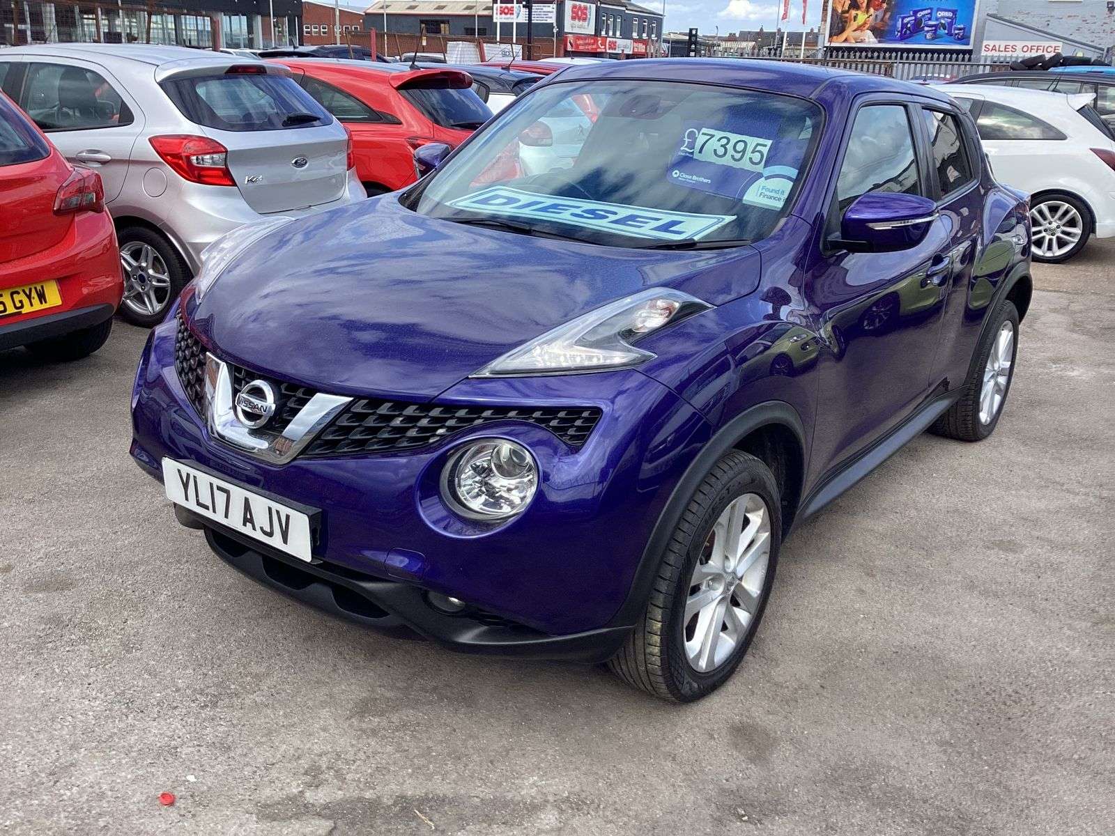 A 2017 NISSAN JUKE 1.5L N-Connecta dCi SUV 5dr Diesel Manual Euro 6 (110 bhp) A 2017 NISSAN JUKE 1.5L N-Connecta dCi SUV 5dr Diesel Manual Euro 6 (110 bhp)