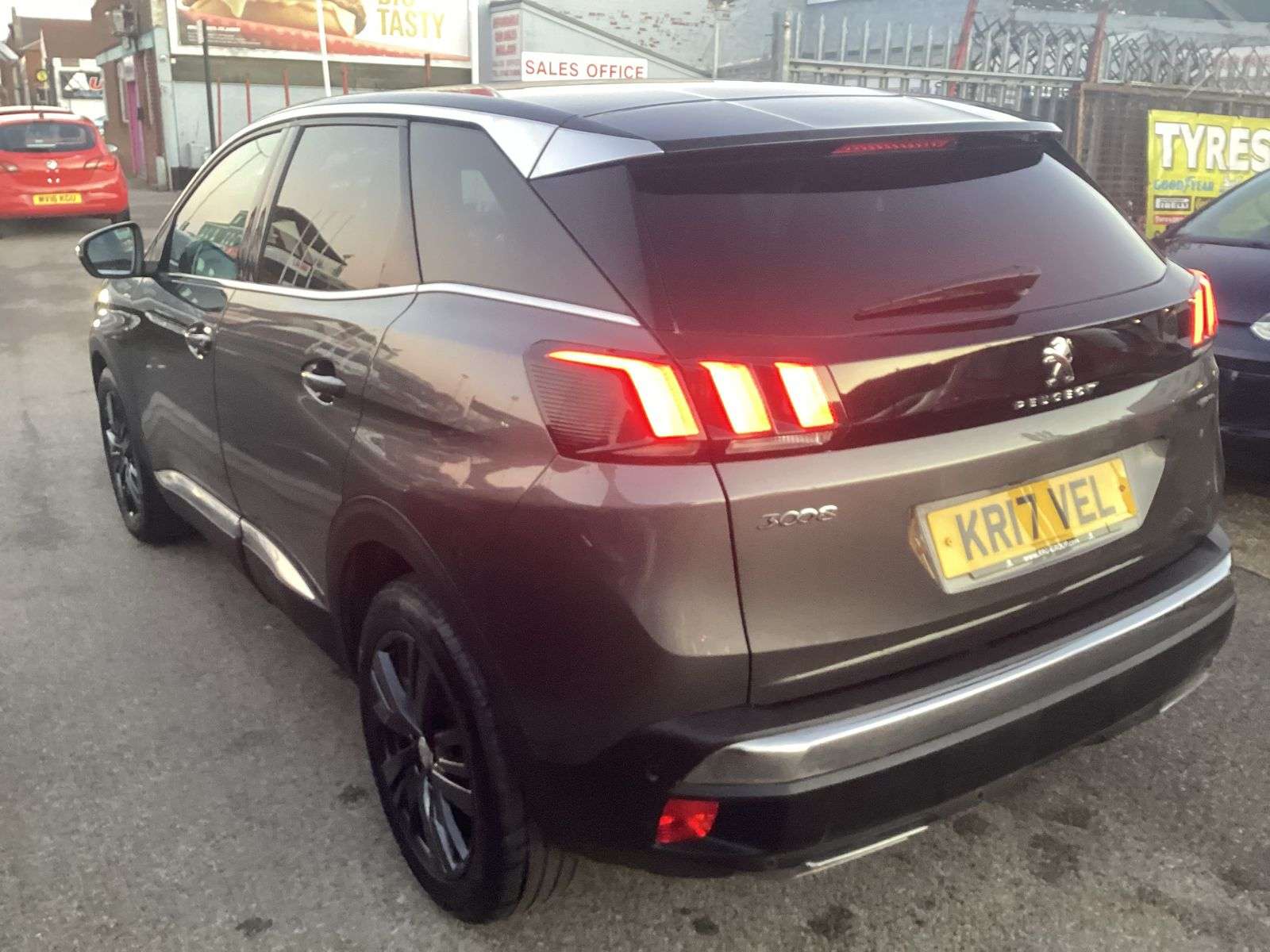 2017 PEUGEOT 3008 2017 PEUGEOT 3008