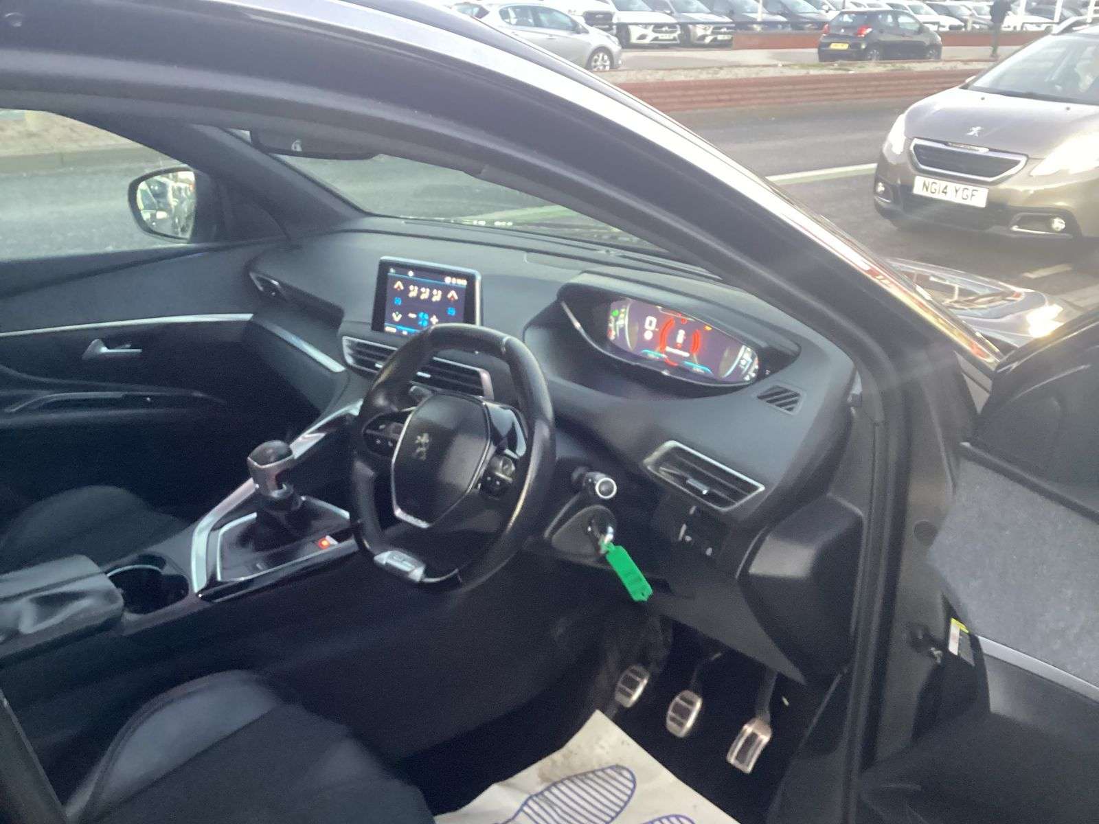 2017 PEUGEOT 3008 2017 PEUGEOT 3008