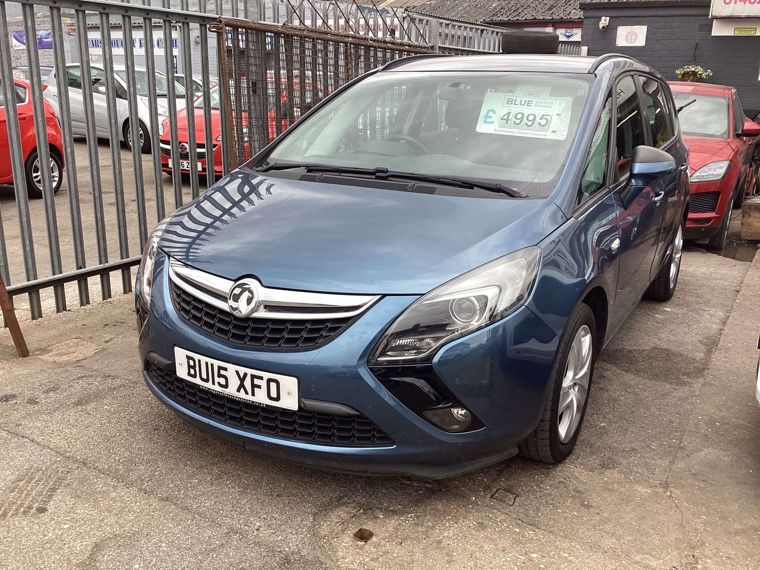 A 2015 VAUXHALL ZAFIRA TOURER 1.4i Turbo Exclusiv MPV 5dr Petrol Manual Euro 6 (140 ps) A 2015 VAUXHALL ZAFIRA TOURER 1.4i Turbo Exclusiv MPV 5dr Petrol Manual Euro 6 (140 ps)