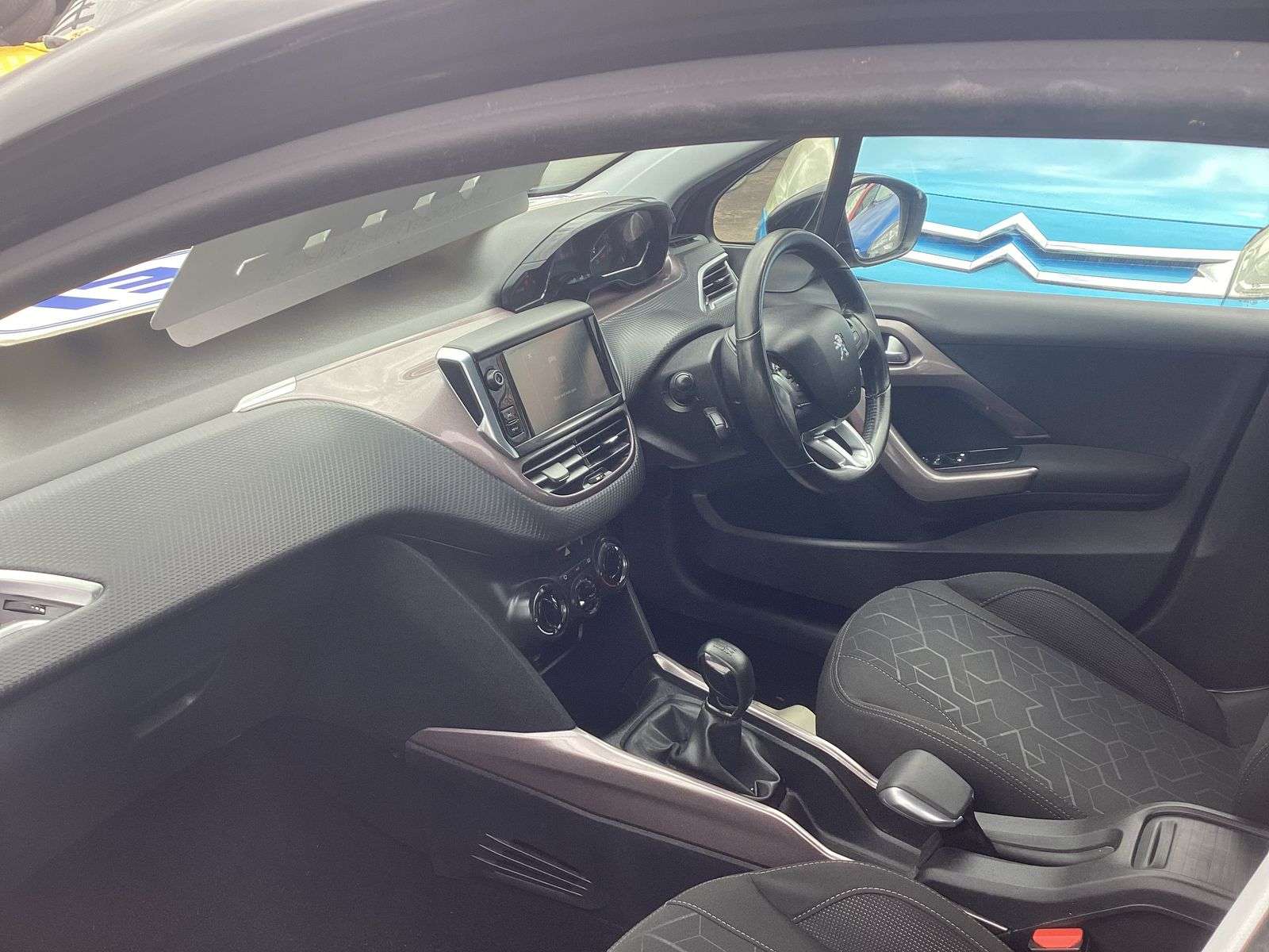 2015 PEUGEOT 2008 2015 PEUGEOT 2008