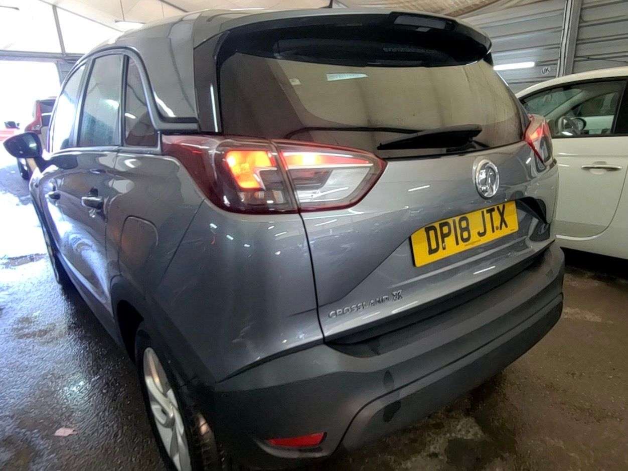 A 2018 VAUXHALL CROSSLAND X 1.2 SE SUV 5dr Petrol Manual Euro 6 (81 ps) A 2018 VAUXHALL CROSSLAND X 1.2 SE SUV 5dr Petrol Manual Euro 6 (81 ps)