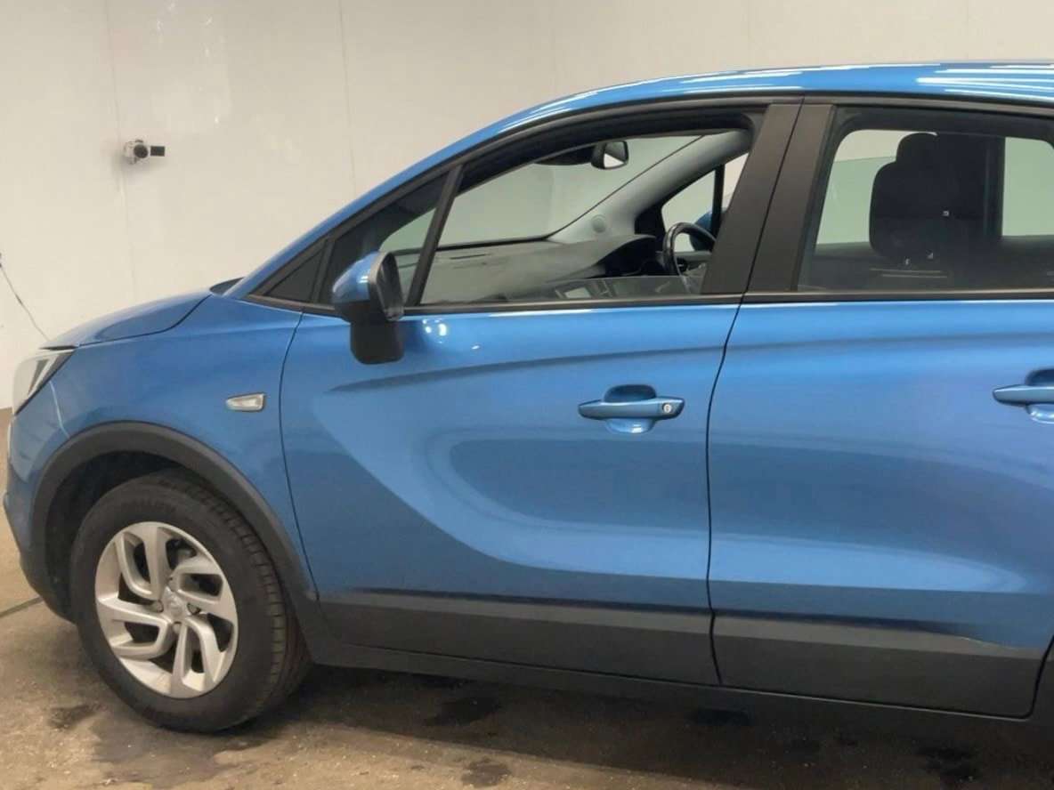 A 2019 VAUXHALL CROSSLAND X SE A 2019 VAUXHALL CROSSLAND X SE