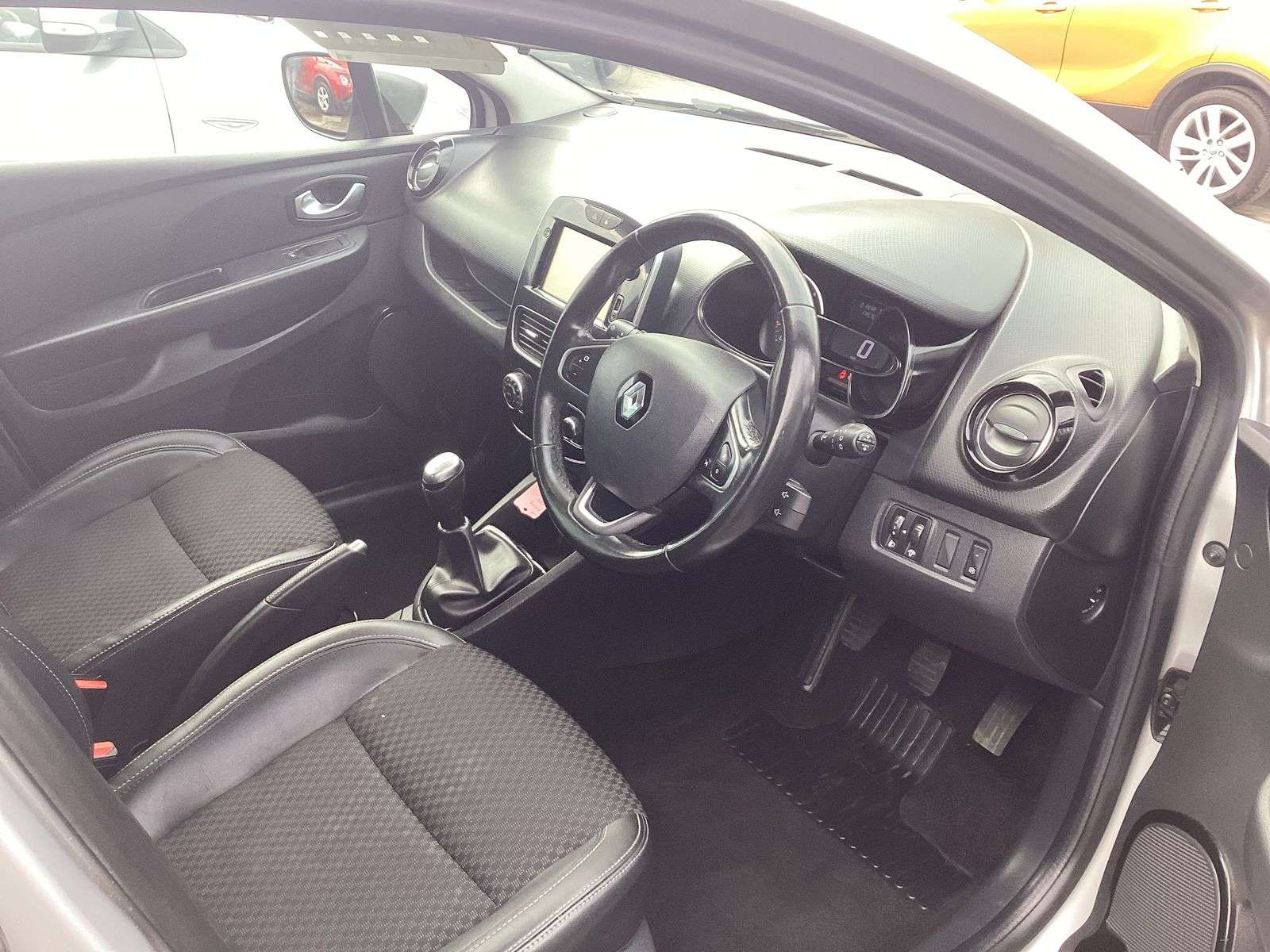 2018 RENAULT CLIO 2018 RENAULT CLIO