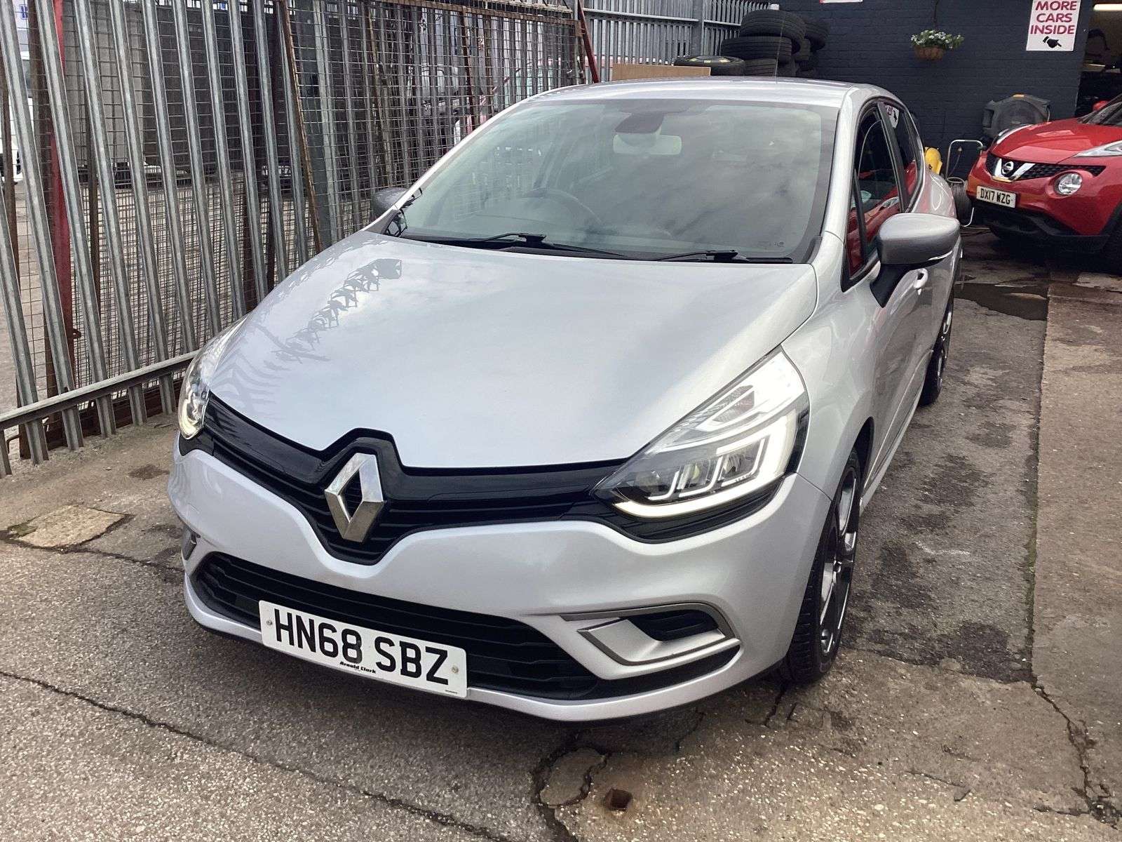 2018 RENAULT CLIO 2018 RENAULT CLIO