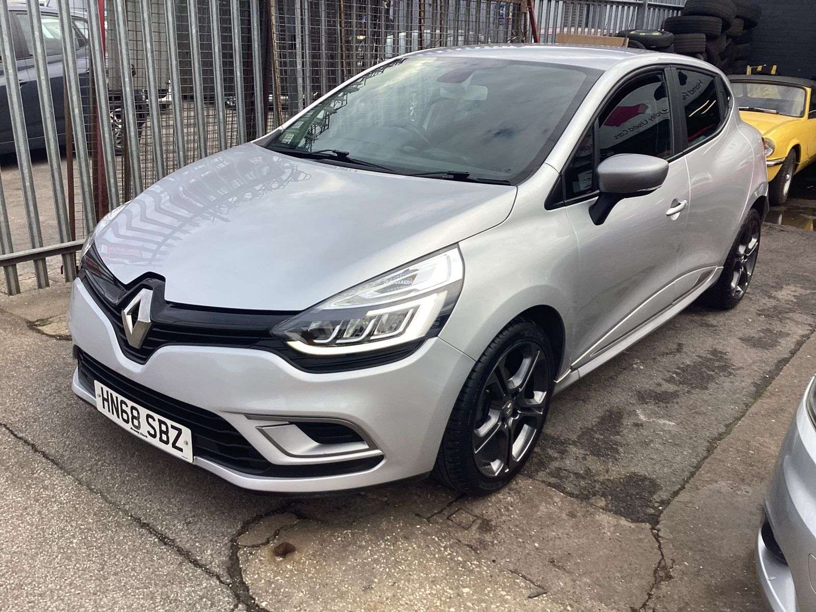 2018 RENAULT CLIO 2018 RENAULT CLIO
