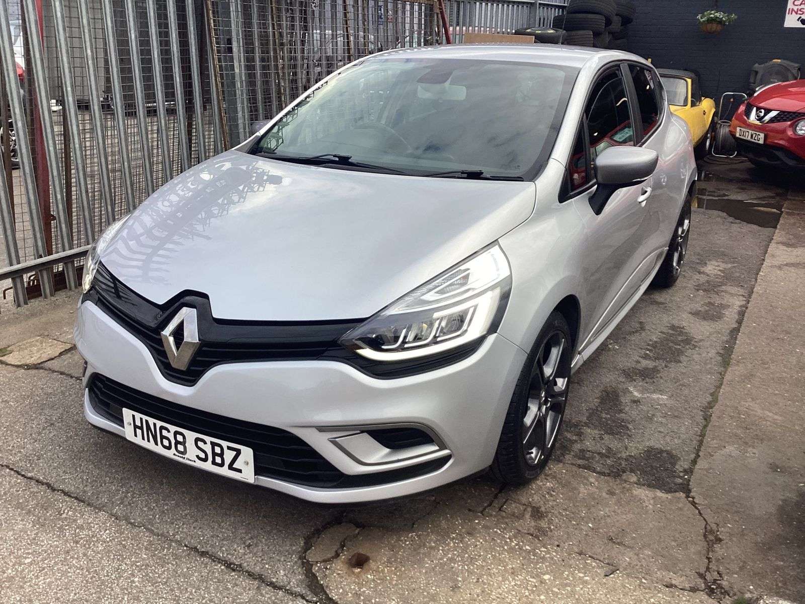 2018 RENAULT CLIO 2018 RENAULT CLIO