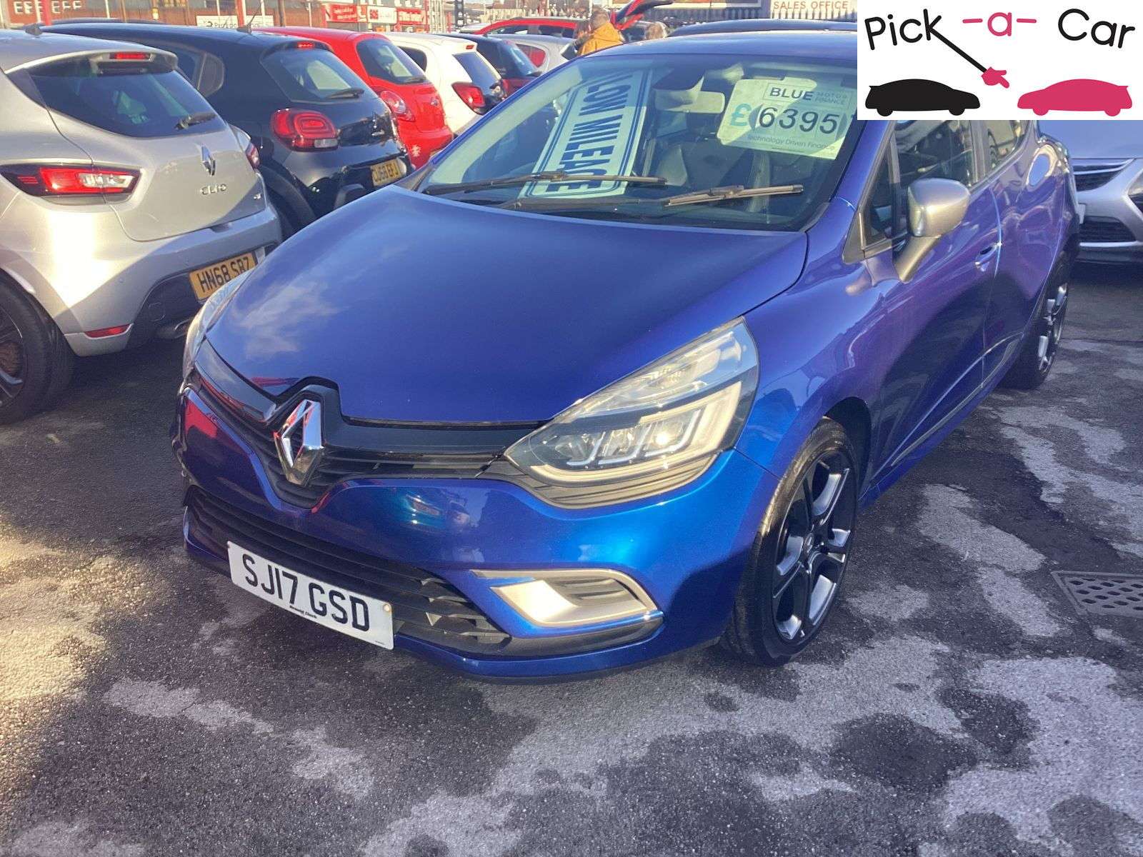 A 2017 RENAULT CLIO 0.9 TCe Dynamique S Nav Hatchback 5dr Petrol Manual Euro 6 (s/s) (90 ps) A 2017 RENAULT CLIO 0.9 TCe Dynamique S Nav Hatchback 5dr Petrol Manual Euro 6 (s/s) (90 ps)