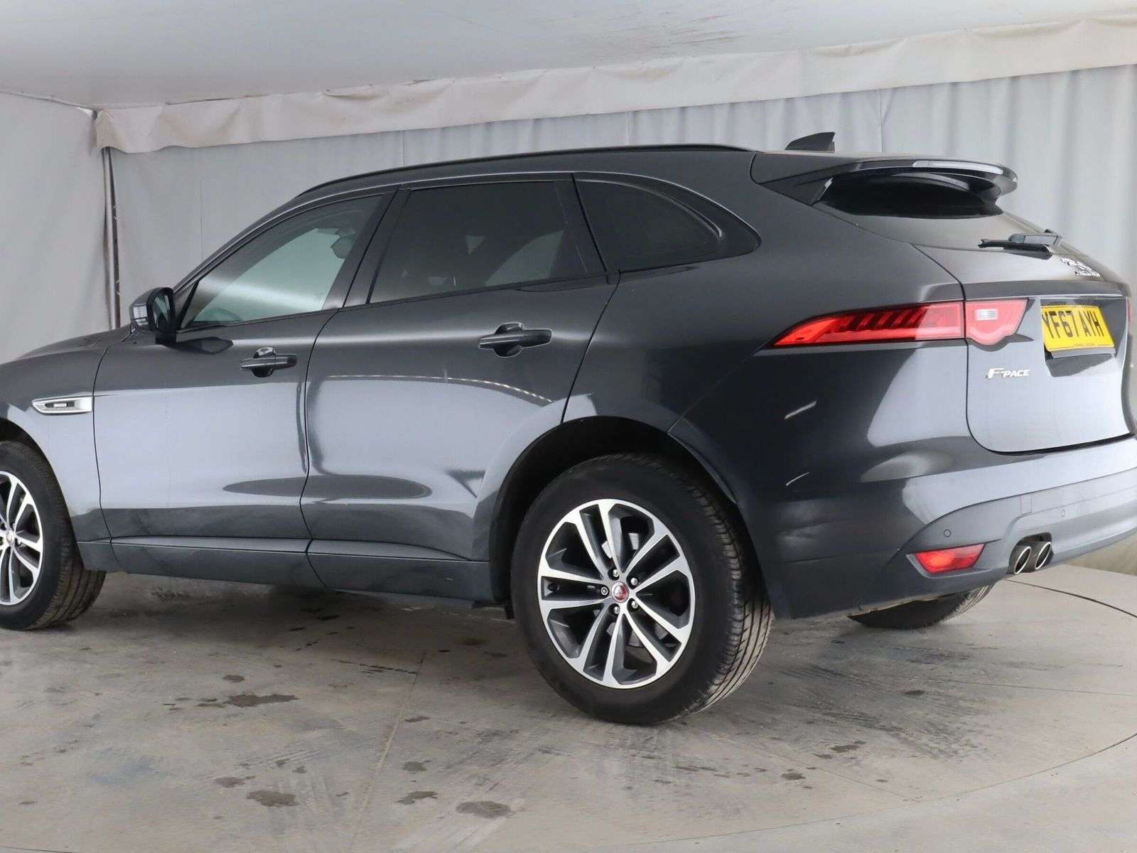 A 2017 JAGUAR F-PACE 2.0 D180 R-Sport SUV 5dr Diesel Auto Euro 6 (s/s) (180 ps) A 2017 JAGUAR F-PACE 2.0 D180 R-Sport SUV 5dr Diesel Auto Euro 6 (s/s) (180 ps)