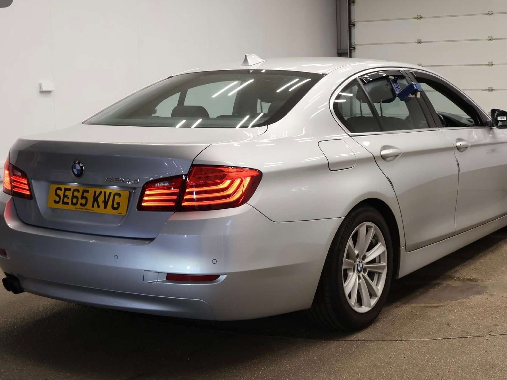 A 2015 BMW 5 SERIES 2.0 520d SE Saloon 4dr Diesel Auto Euro 6 (s/s) (190 ps) A 2015 BMW 5 SERIES 2.0 520d SE Saloon 4dr Diesel Auto Euro 6 (s/s) (190 ps)