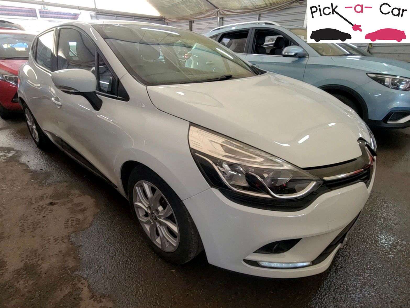 A 2016 RENAULT CLIO 0.9 TCe Dynamique Nav Hatchback 5dr Petrol Manual Euro 6 (s/s) (90 ps) A 2016 RENAULT CLIO 0.9 TCe Dynamique Nav Hatchback 5dr Petrol Manual Euro 6 (s/s) (90 ps)