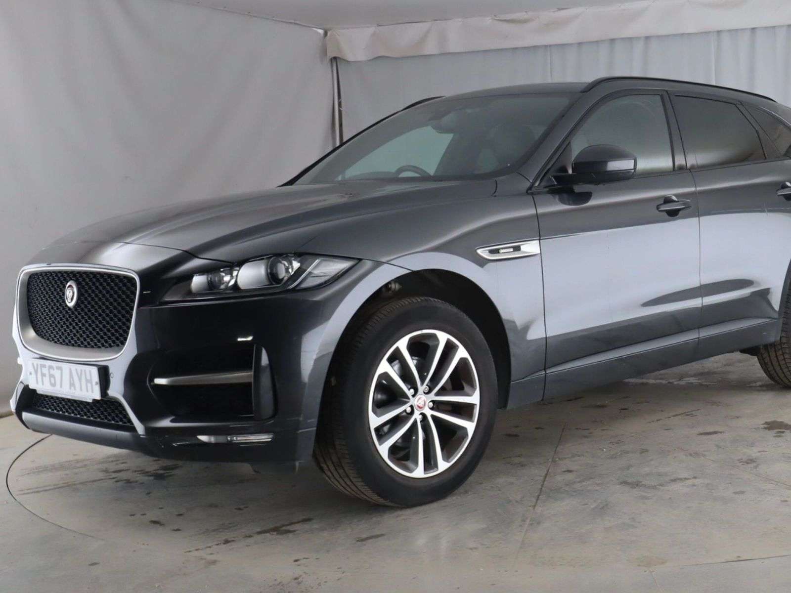 A 2017 JAGUAR F-PACE 2.0 D180 R-Sport SUV 5dr Diesel Auto Euro 6 (s/s) (180 ps) A 2017 JAGUAR F-PACE 2.0 D180 R-Sport SUV 5dr Diesel Auto Euro 6 (s/s) (180 ps)