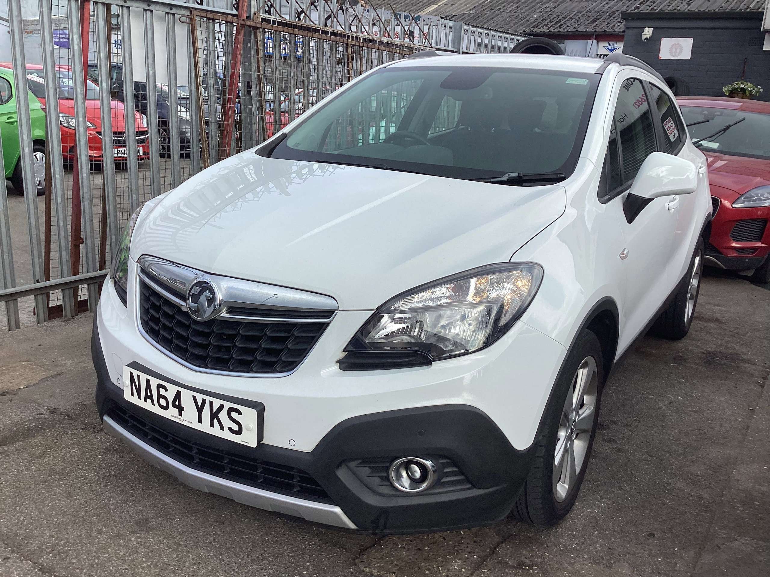 A 2014 VAUXHALL MOKKA 1.6 Tech Line SUV 5dr Petrol Manual 2WD Euro 5 (s/s) (115 ps) A 2014 VAUXHALL MOKKA 1.6 Tech Line SUV 5dr Petrol Manual 2WD Euro 5 (s/s) (115 ps)