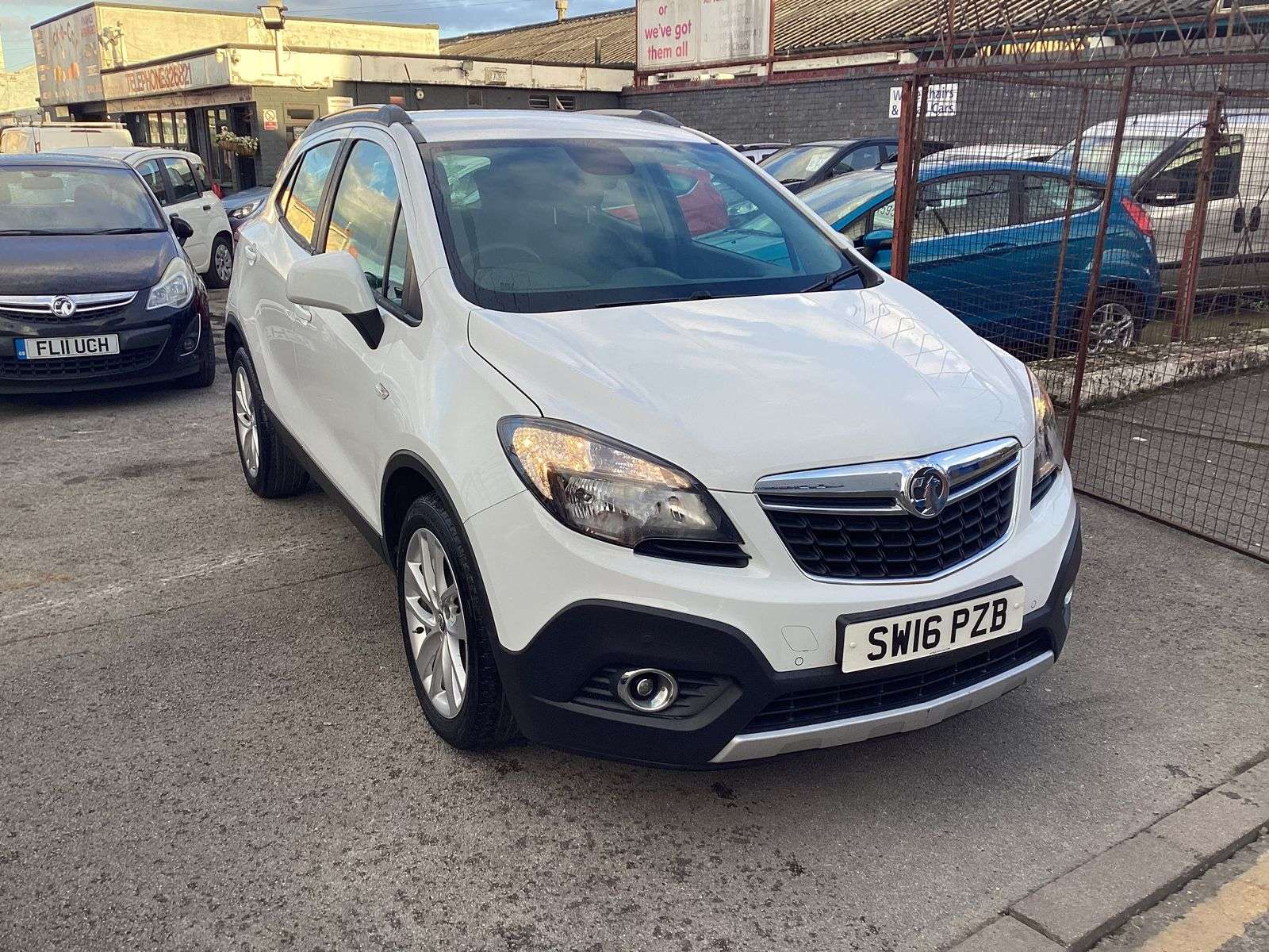 A 2016 VAUXHALL MOKKA 1.6i Exclusiv SUV 5dr Petrol Manual 2WD Euro 6 (s/s) (115 ps) A 2016 VAUXHALL MOKKA 1.6i Exclusiv SUV 5dr Petrol Manual 2WD Euro 6 (s/s) (115 ps)