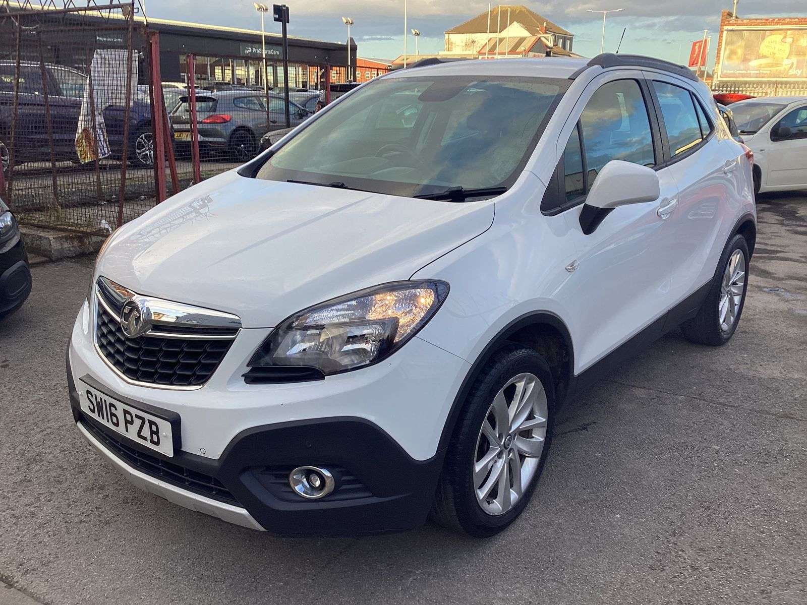 A 2016 VAUXHALL MOKKA 1.6i Exclusiv SUV 5dr Petrol Manual 2WD Euro 6 (s/s) (115 ps) A 2016 VAUXHALL MOKKA 1.6i Exclusiv SUV 5dr Petrol Manual 2WD Euro 6 (s/s) (115 ps)