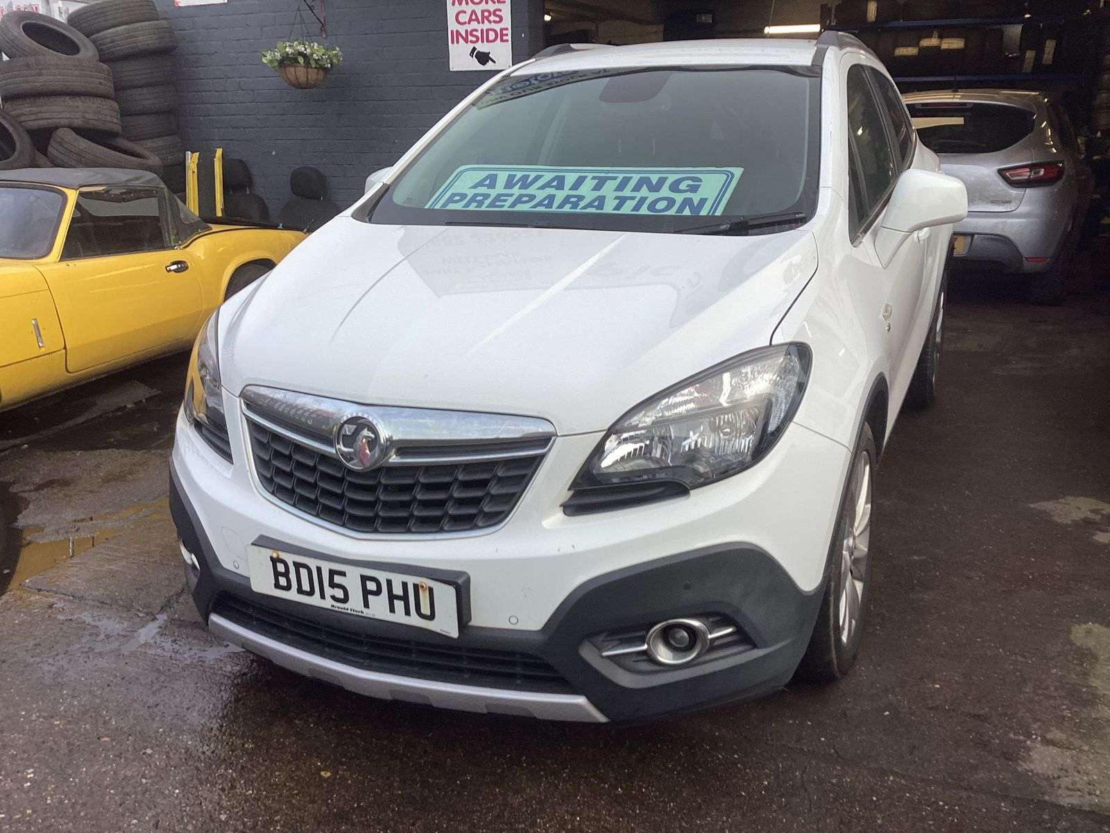 A 2015 VAUXHALL MOKKA 1.6i SE SUV 5dr Petrol Manual 2WD Euro 6 (s/s) (115 ps) A 2015 VAUXHALL MOKKA 1.6i SE SUV 5dr Petrol Manual 2WD Euro 6 (s/s) (115 ps)