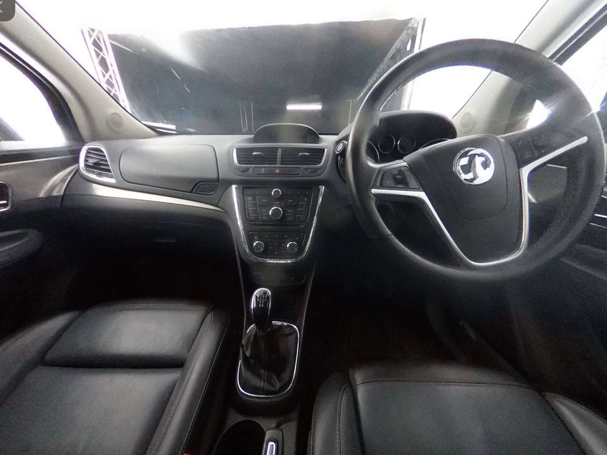 A 2016 VAUXHALL MOKKA 1.6i SE SUV 5dr Petrol Manual 2WD Euro 6 (s/s) (115 ps) A 2016 VAUXHALL MOKKA 1.6i SE SUV 5dr Petrol Manual 2WD Euro 6 (s/s) (115 ps)
