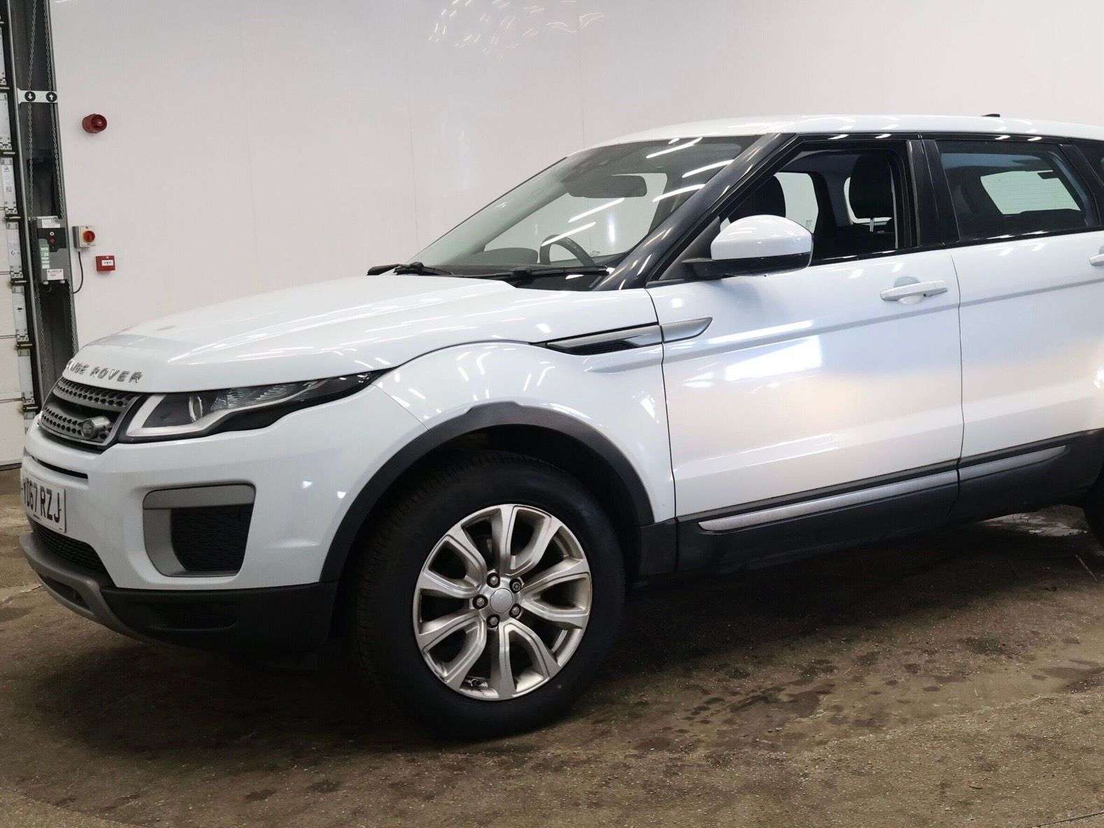 2017 LAND ROVER RANGE ROVER EVOQUE 2017 LAND ROVER RANGE ROVER EVOQUE