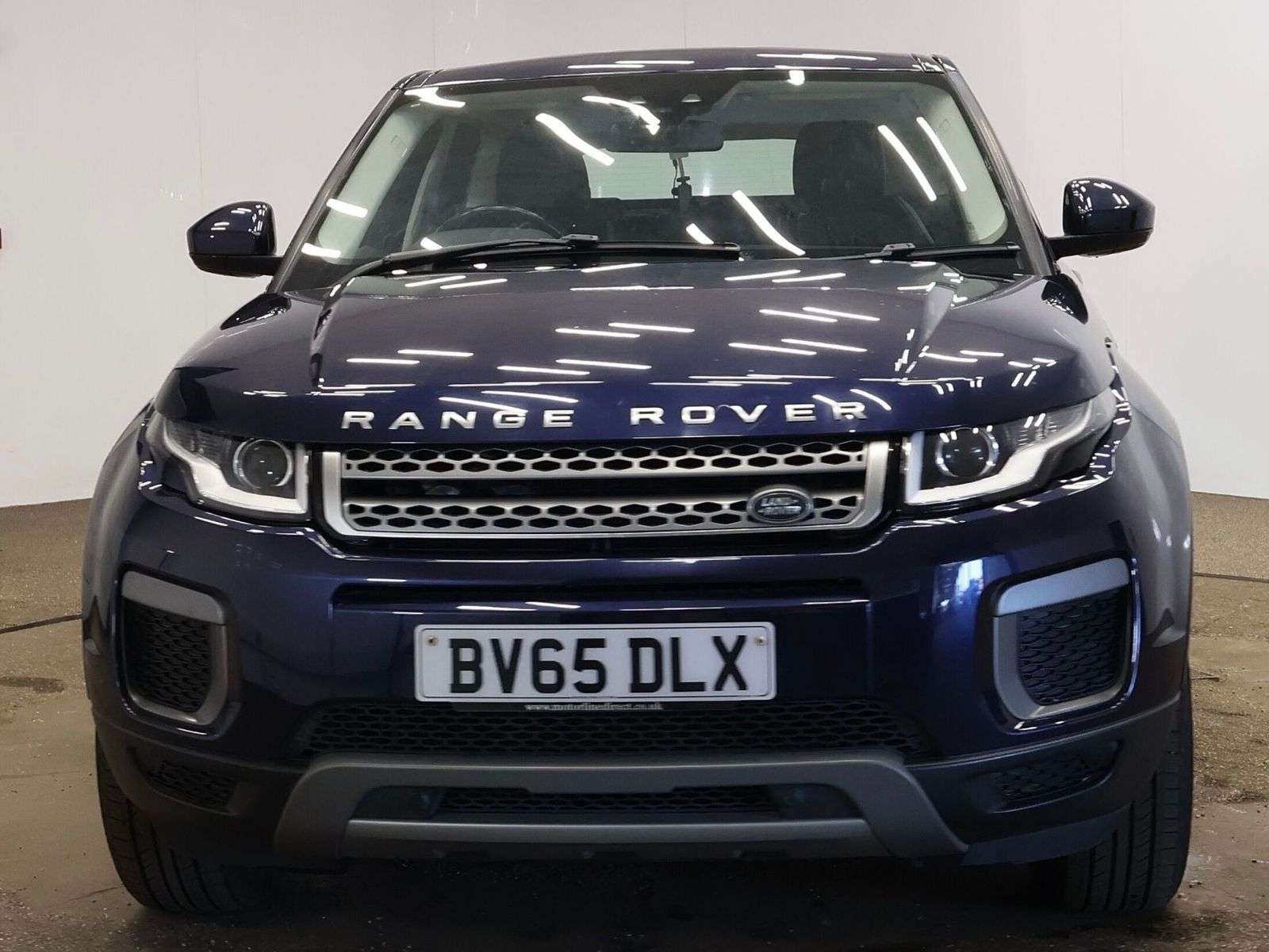 A 2015 LAND ROVER RANGE ROVER EVOQUE 2.0 eD4 SE SUV 5dr Diesel Manual FWD Euro 6 (s/s) (150 ps) A 2015 LAND ROVER RANGE ROVER EVOQUE 2.0 eD4 SE SUV 5dr Diesel Manual FWD Euro 6 (s/s) (150 ps)