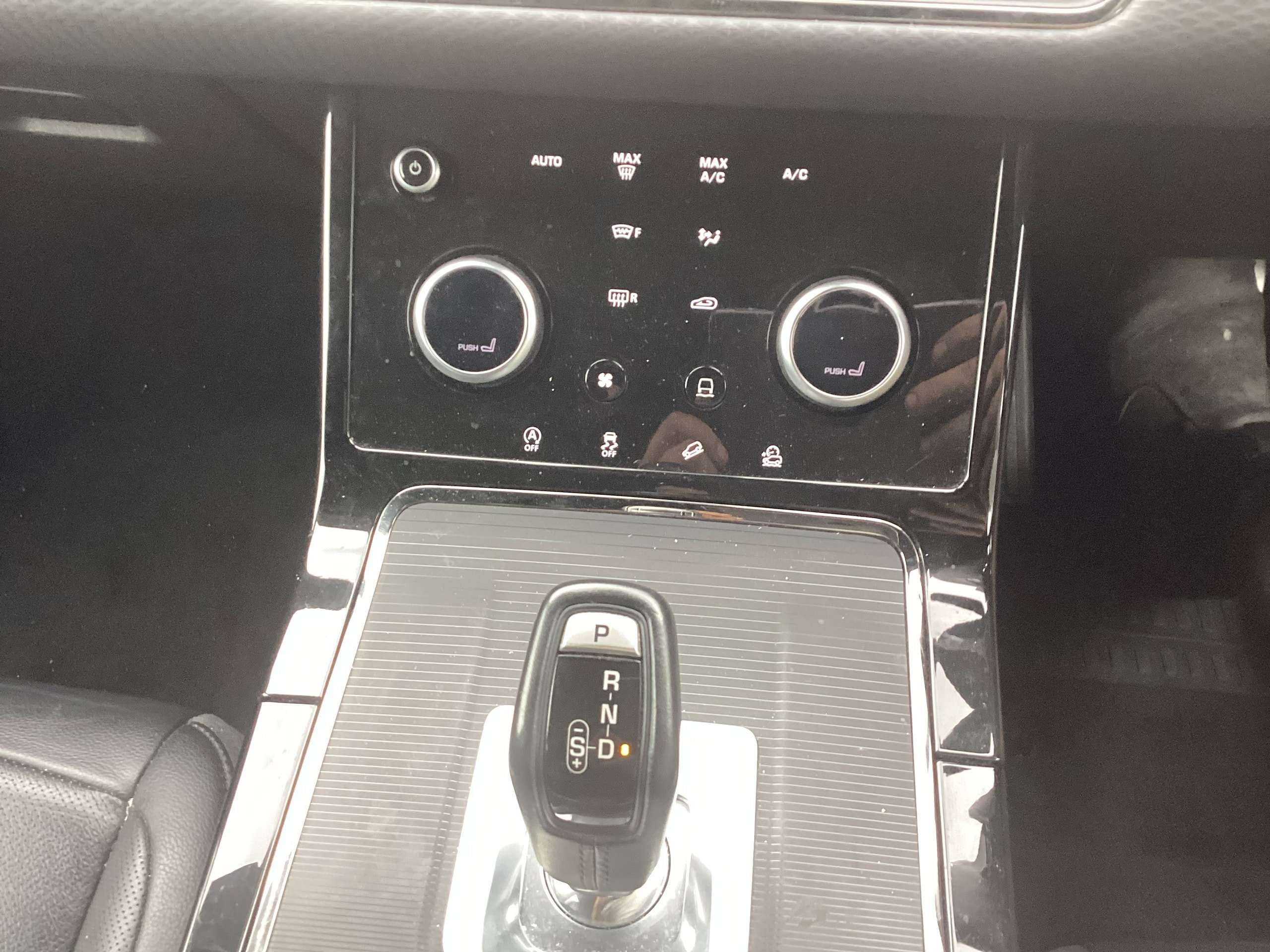 2019 LAND ROVER RANGE ROVER EVOQUE 2019 LAND ROVER RANGE ROVER EVOQUE