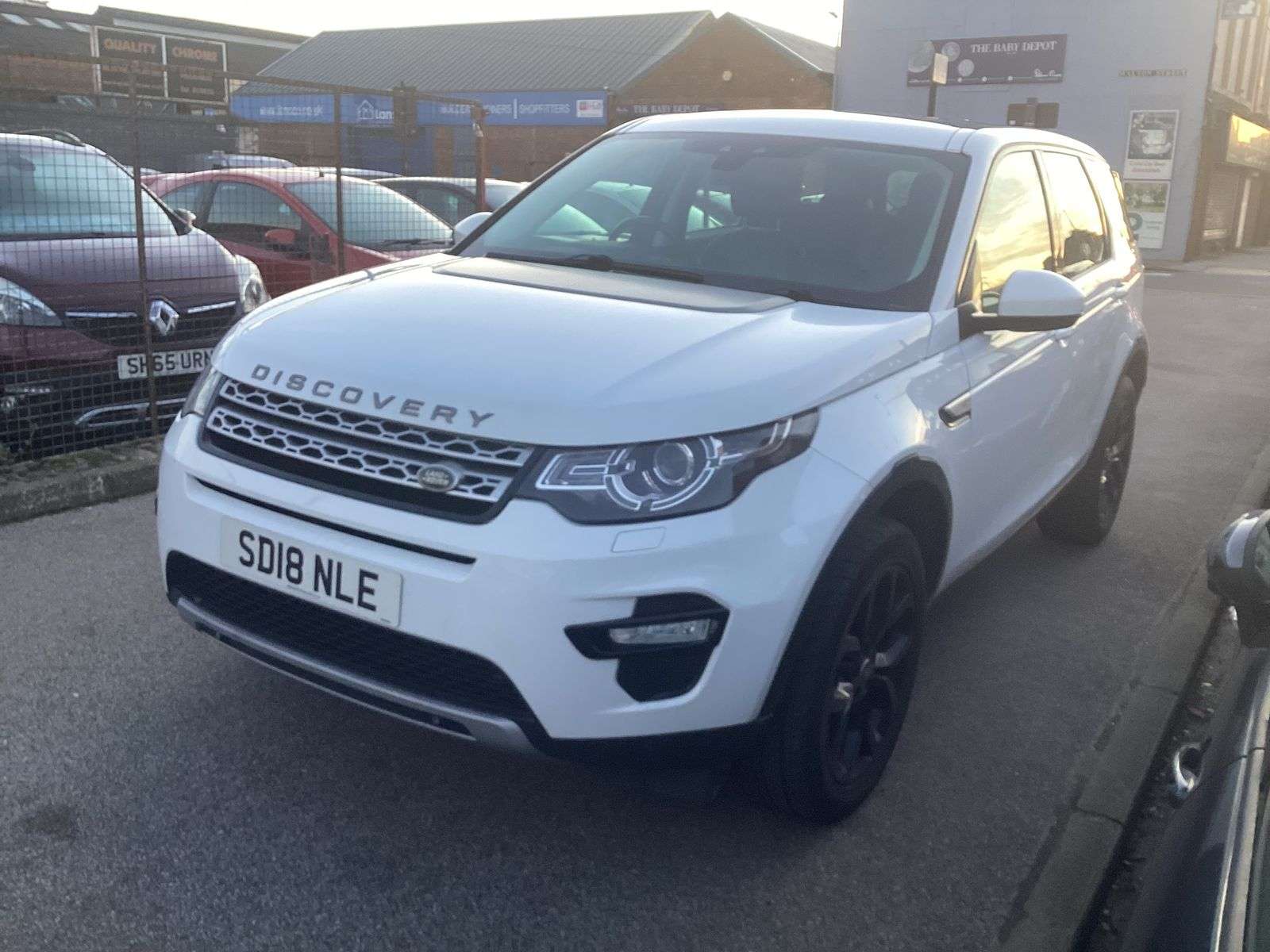 A 2018 LAND ROVER DISCOVERY SPORT 2.0 TD4 HSE SUV 5dr Diesel Manual 4WD Euro 6 (s/s) (180 ps) A 2018 LAND ROVER DISCOVERY SPORT 2.0 TD4 HSE SUV 5dr Diesel Manual 4WD Euro 6 (s/s) (180 ps)
